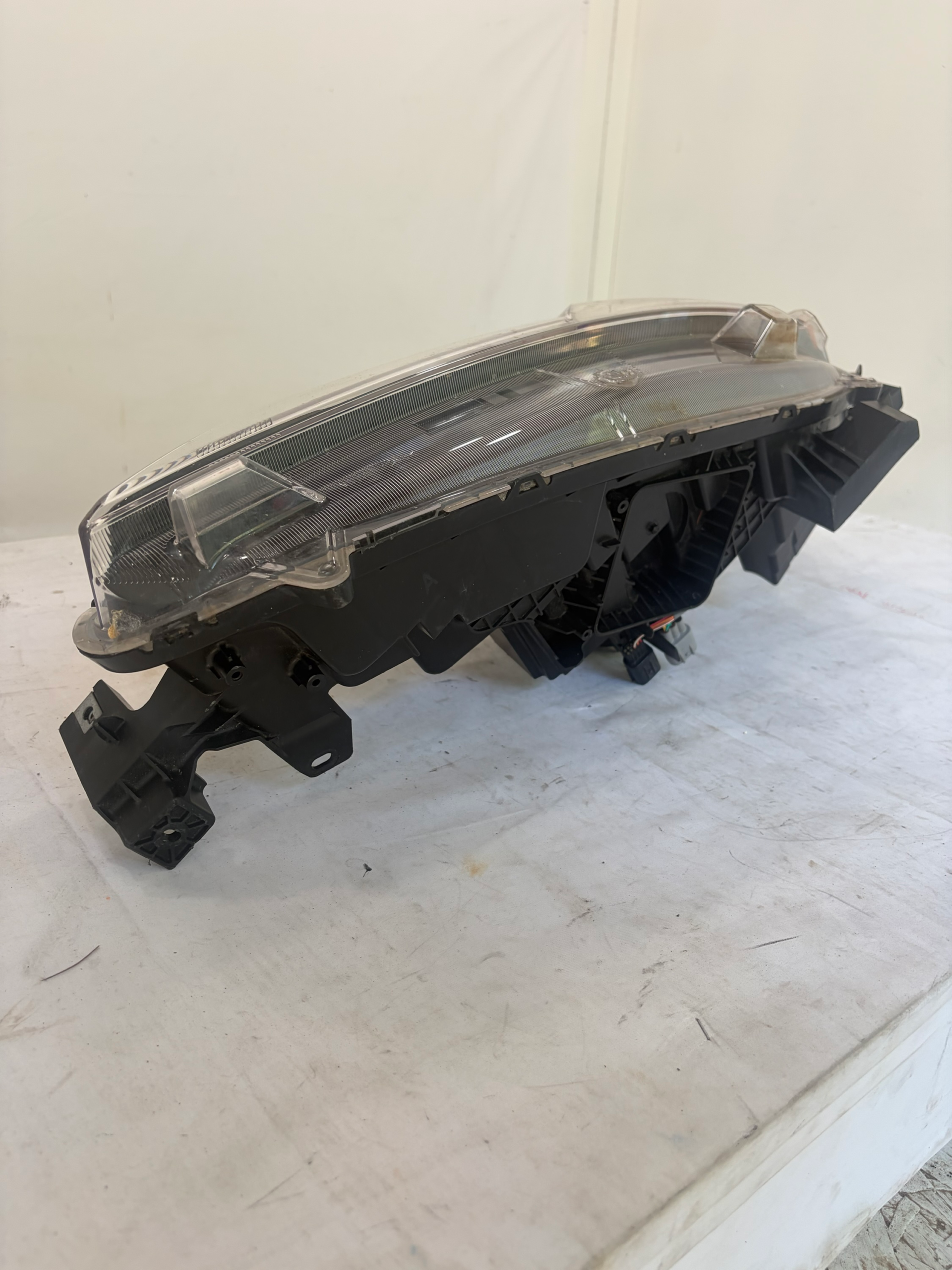 2018-2021 Mitsubishi Eclipse Cross Driver Side Headlight