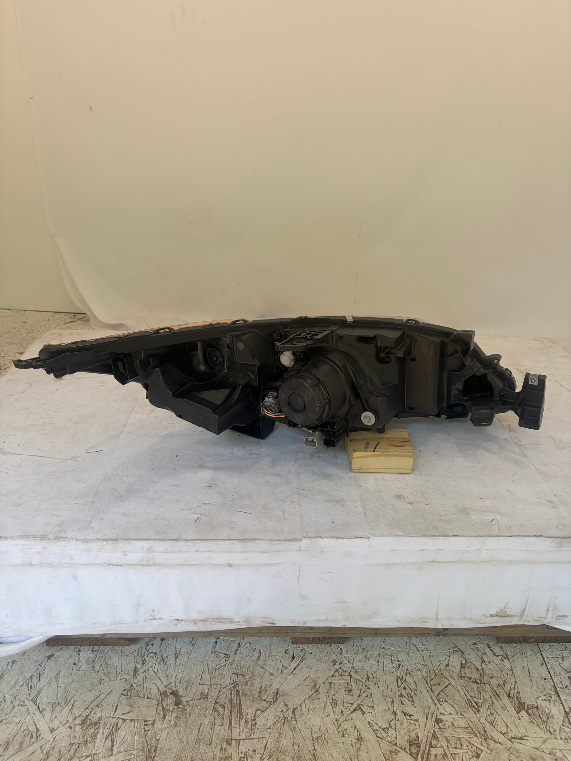 2018-2021 Mitsubishi Eclipse Cross Driver Side Headlight