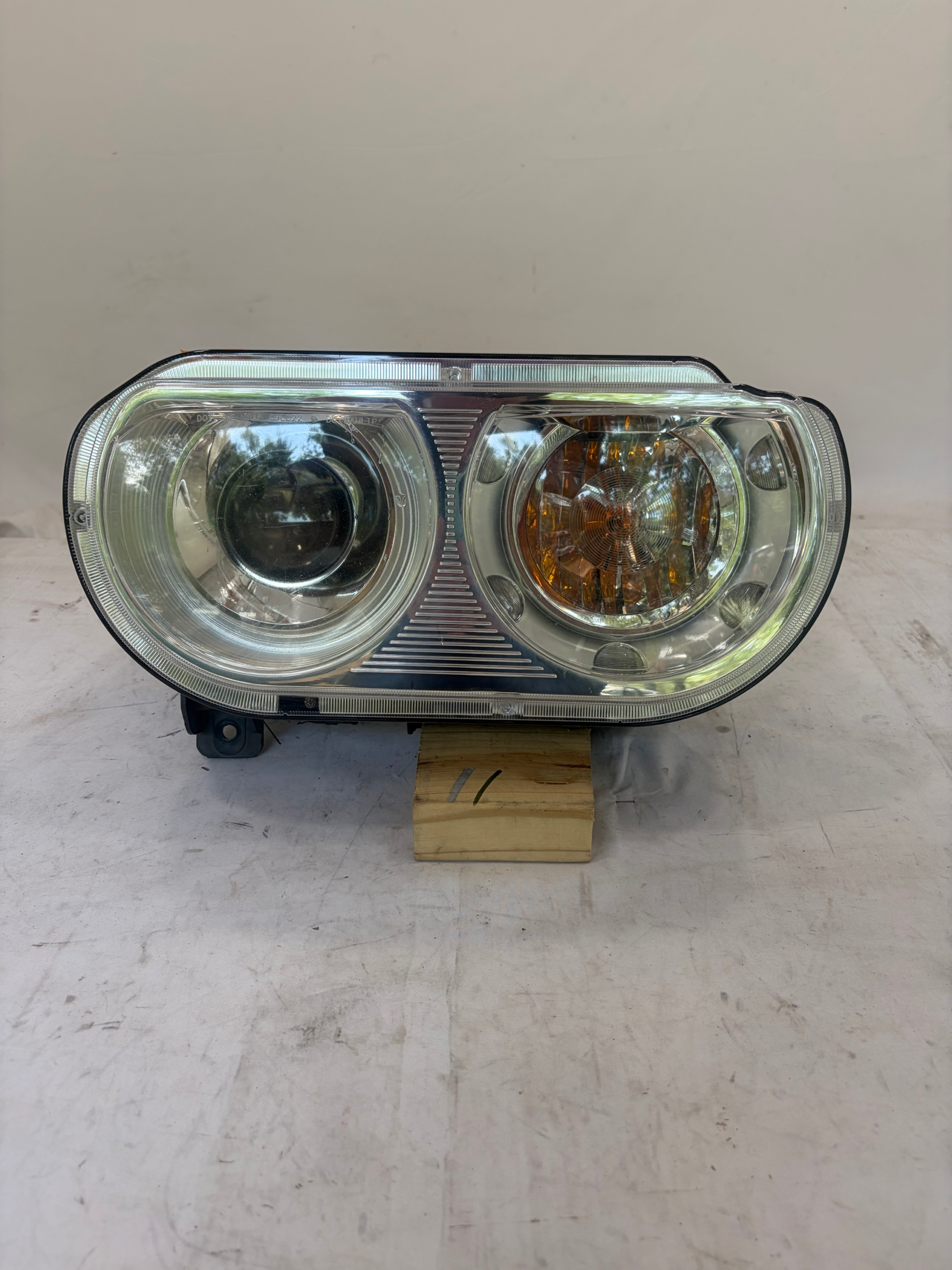2008-2014 Dodge Challenger HID Xenon Passenger Side Headlight