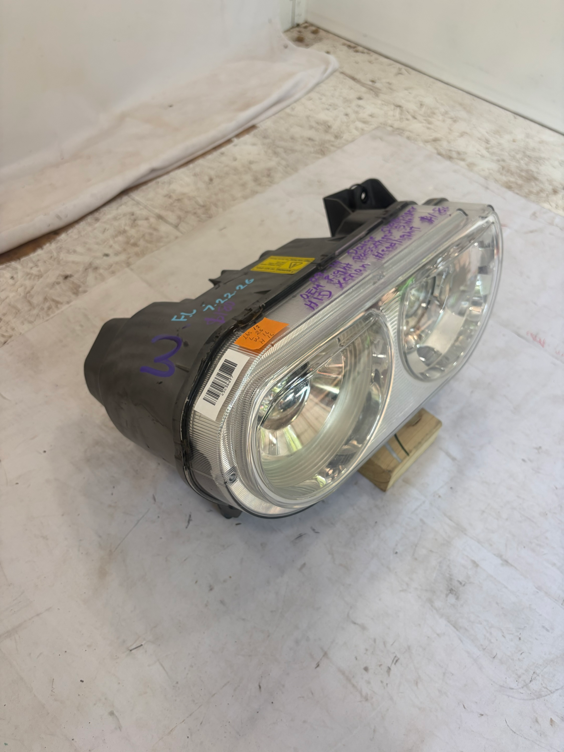 2008-2014 Dodge Challenger HID Xenon Passenger Side Headlight