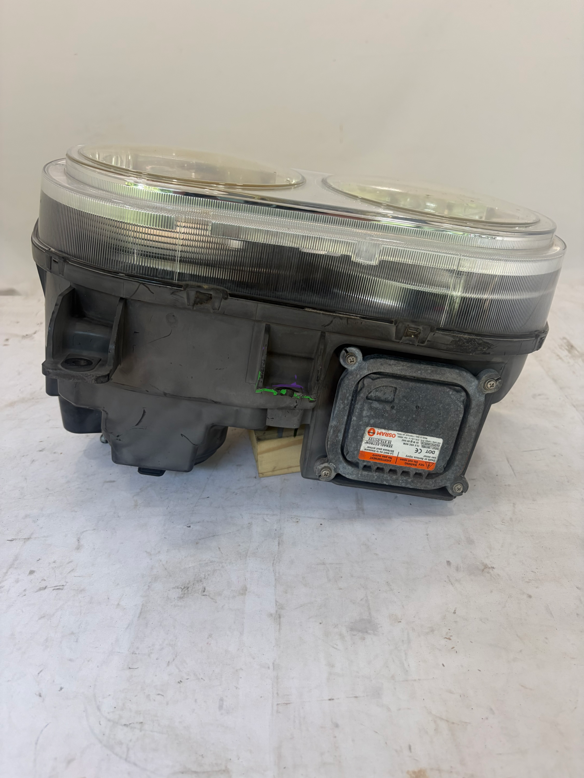 2008-2014 Dodge Challenger HID Xenon Passenger Side Headlight