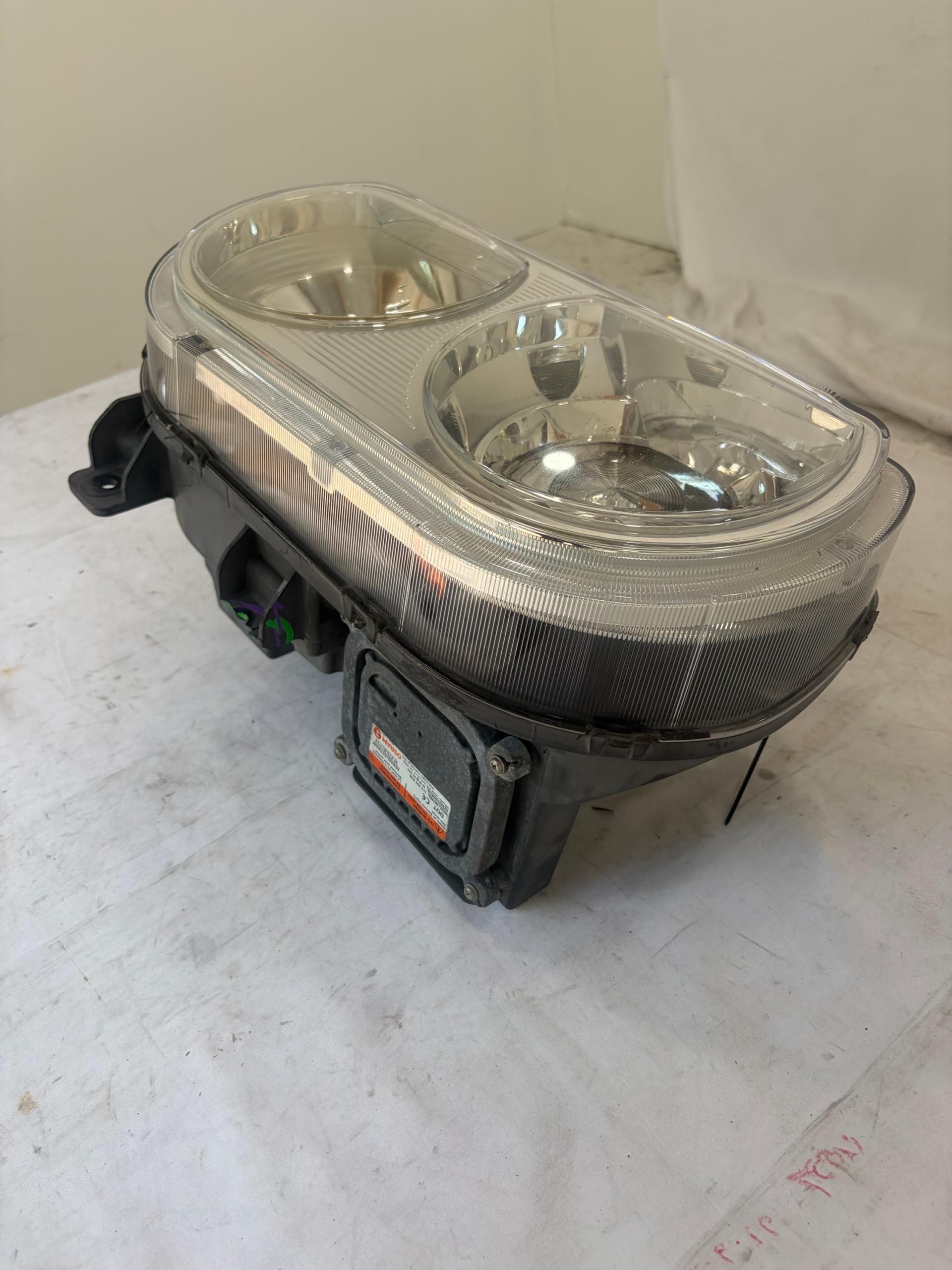 2008-2014 Dodge Challenger HID Xenon Passenger Side Headlight