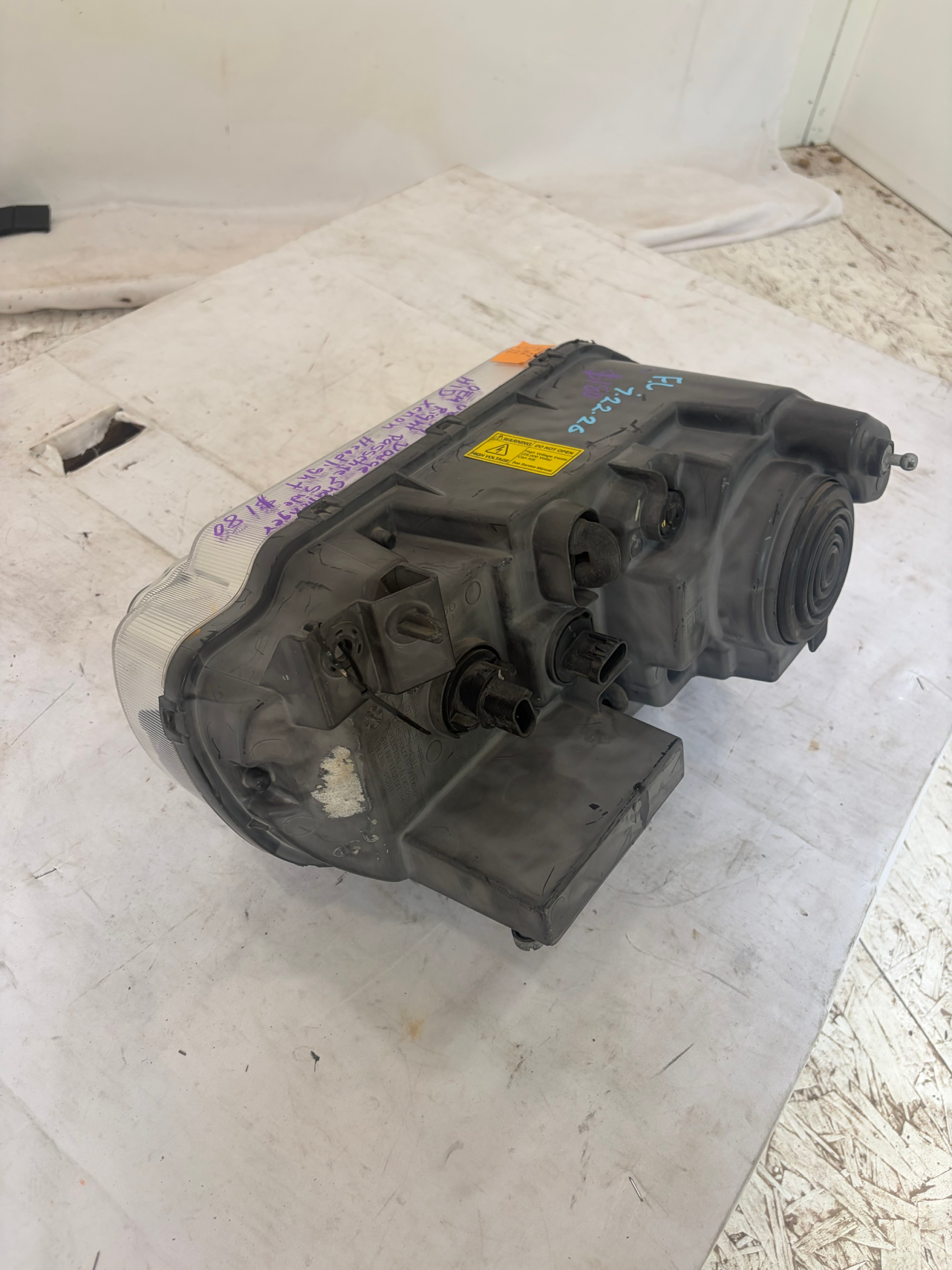 2008-2014 Dodge Challenger HID Xenon Passenger Side Headlight