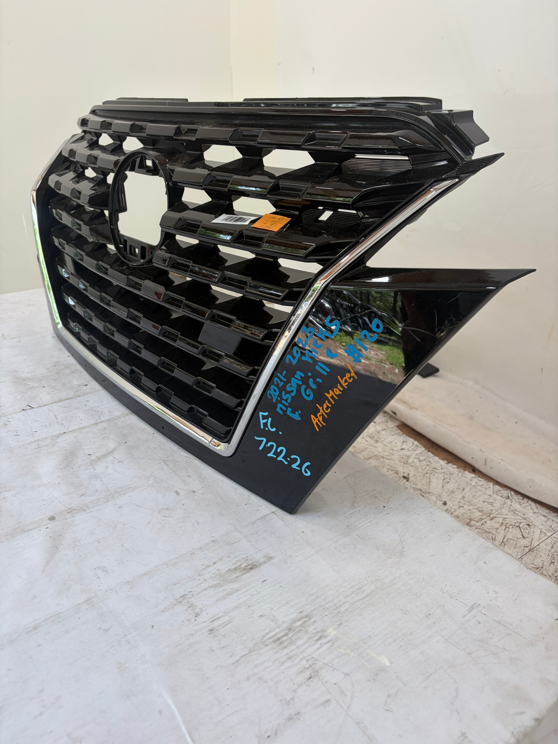 2021-2023 Nissan Kicks Grille