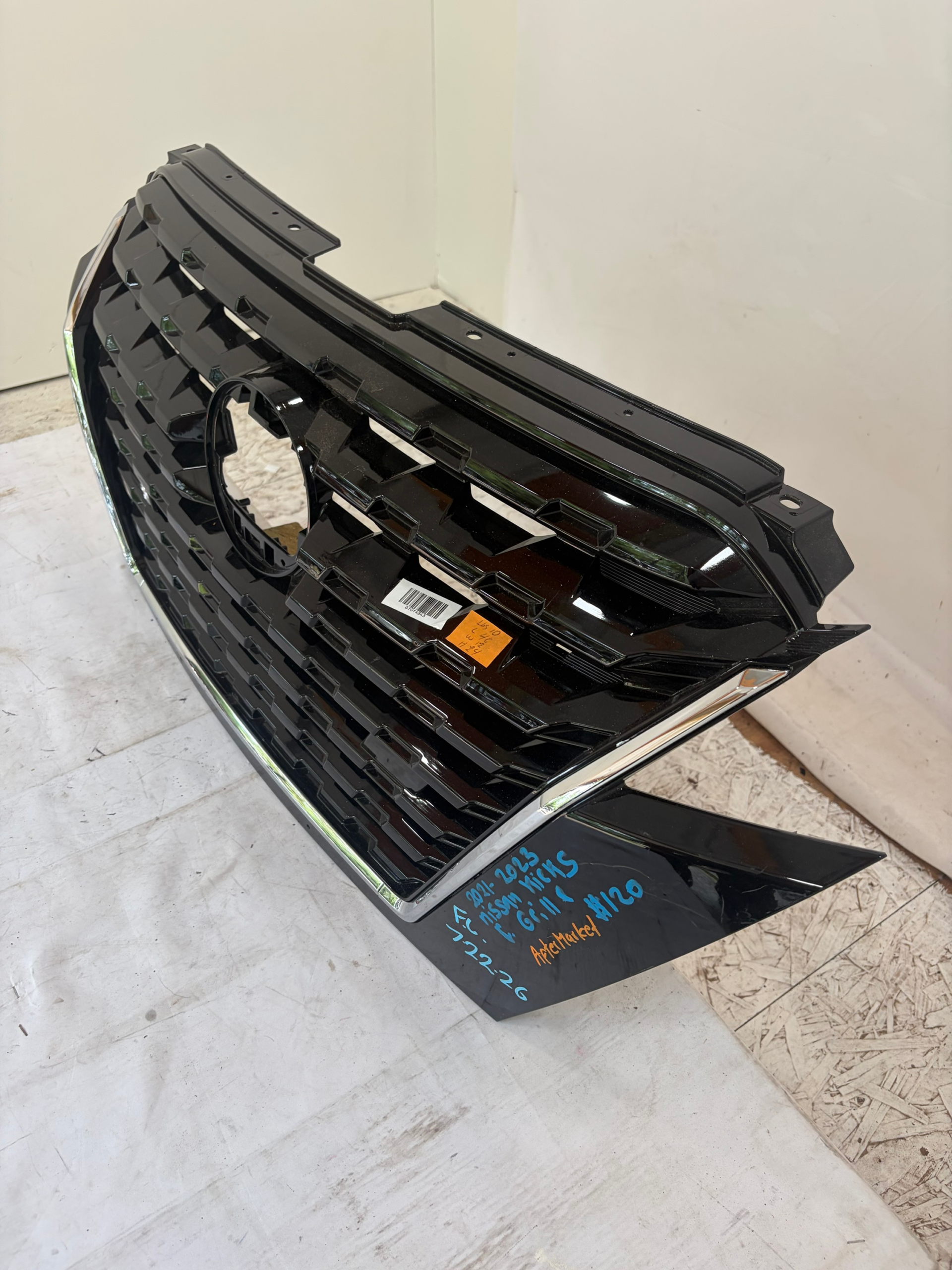 2021-2023 Nissan Kicks Grille