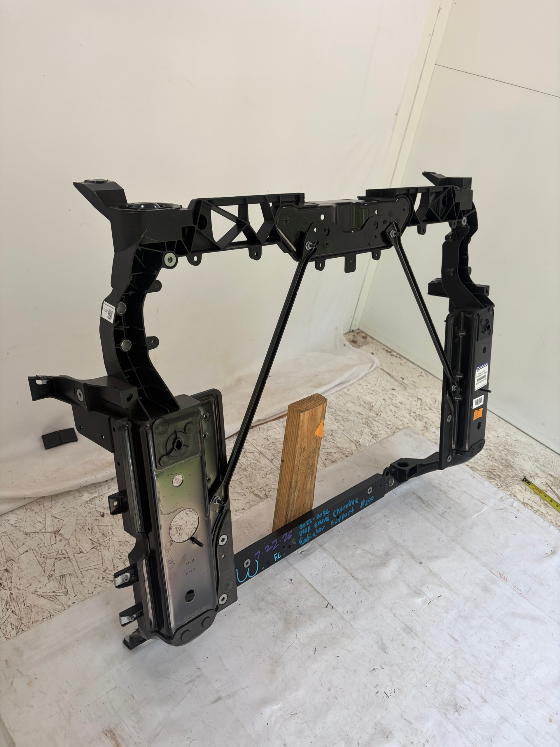 2022-2026 Jeep Grand Cherokee Radiator Support