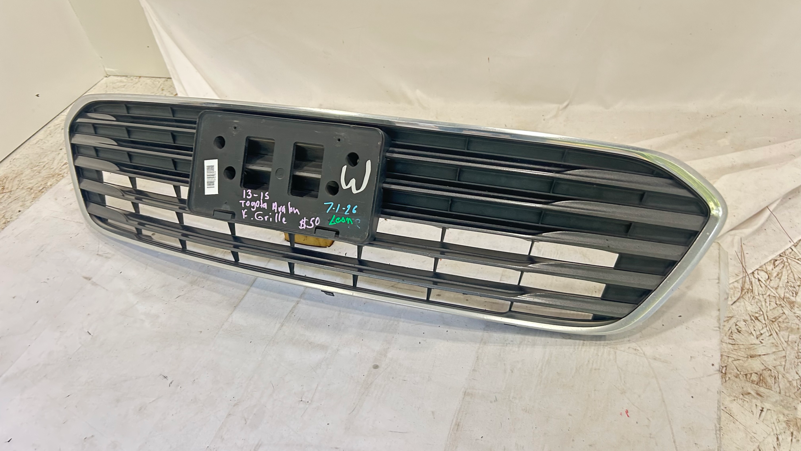 2013-2015 Toyota Avalon  Grille