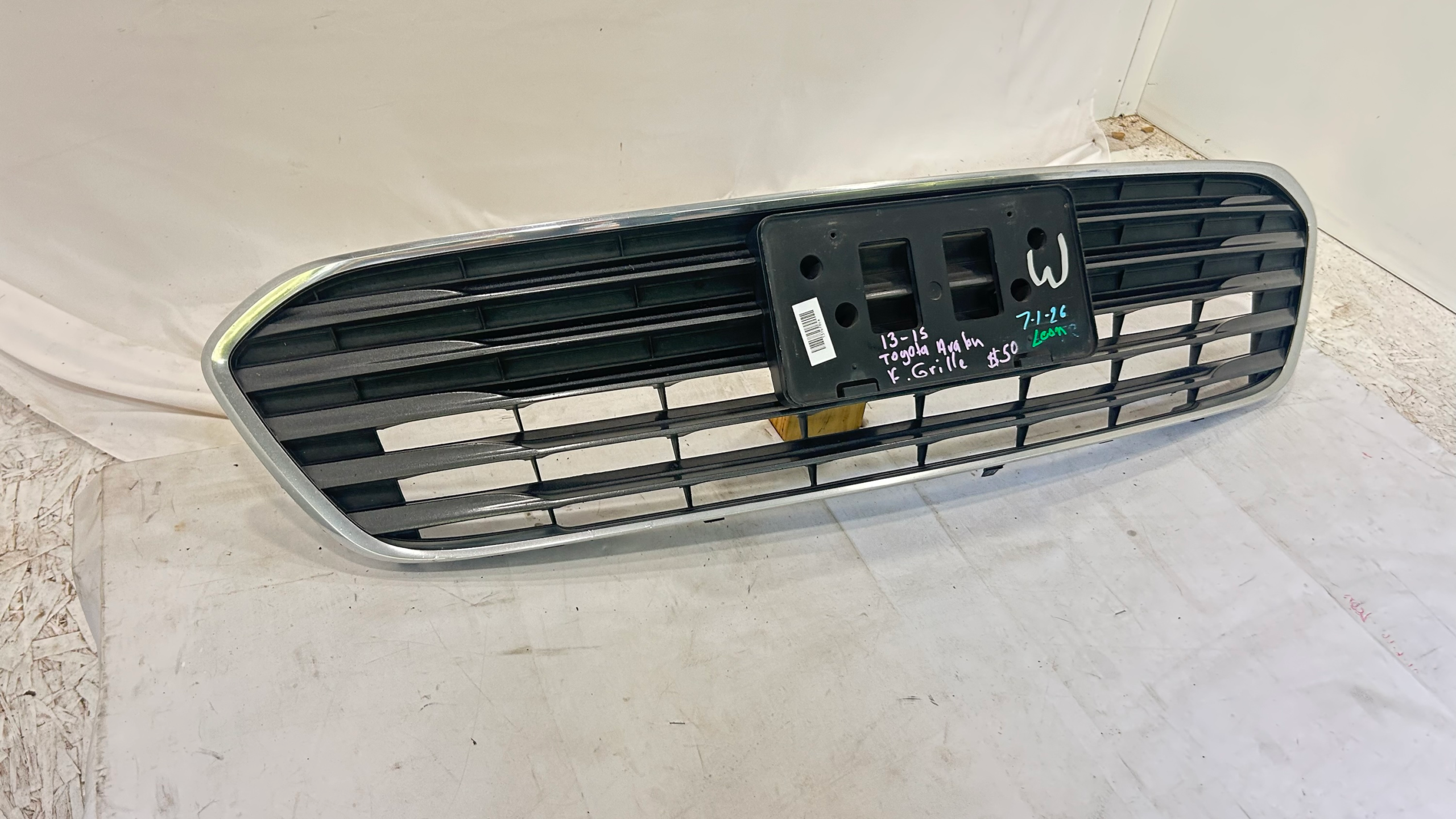2013-2015 Toyota Avalon  Grille