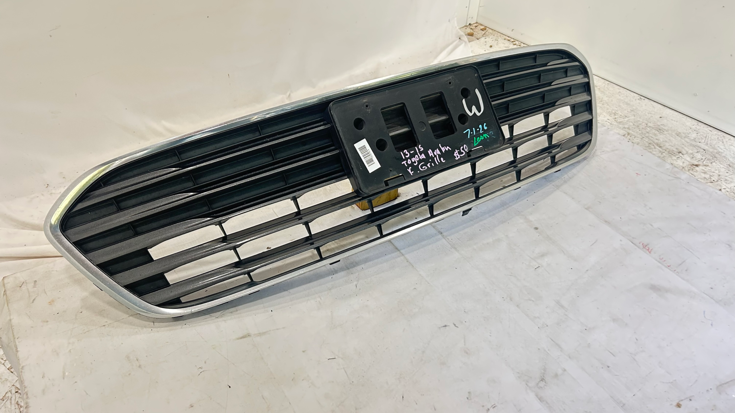 2013-2015 Toyota Avalon  Grille