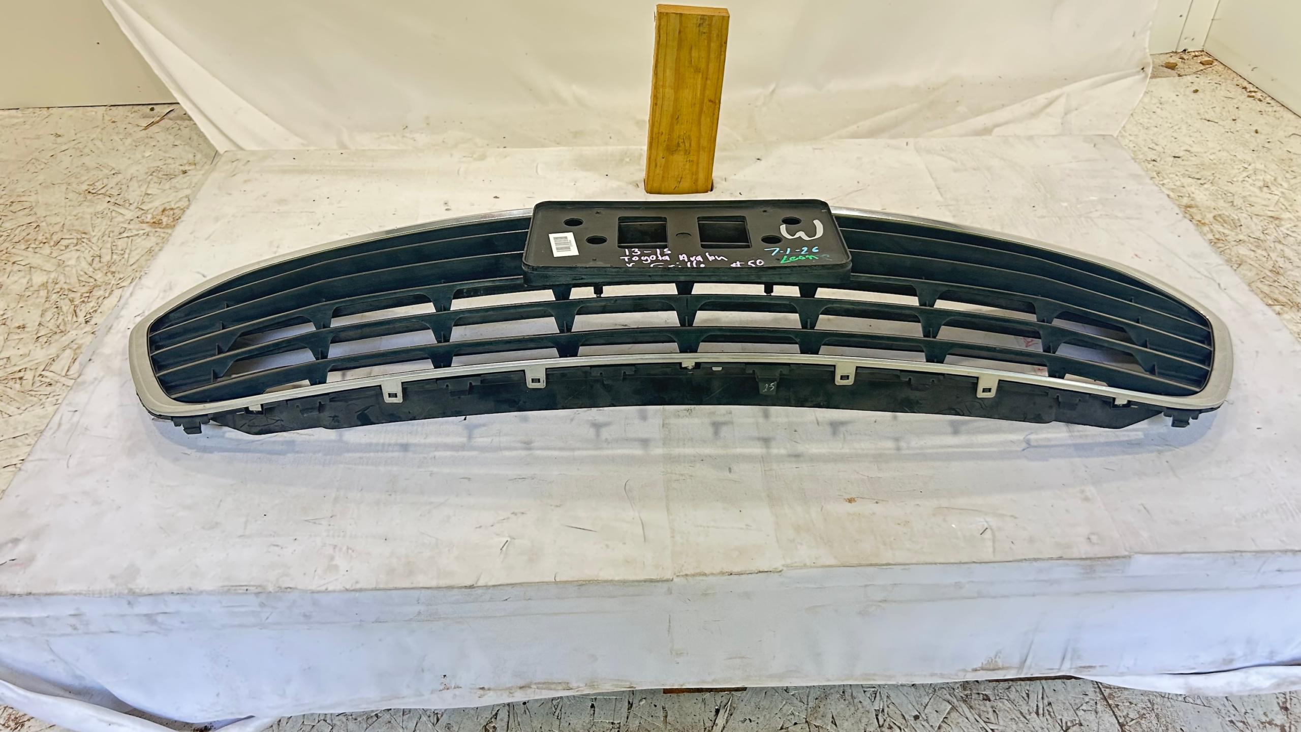 2013-2015 Toyota Avalon  Grille