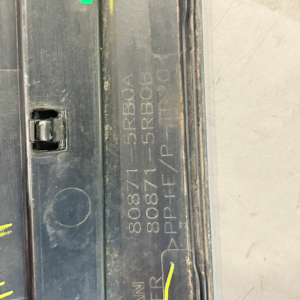 2018-2024 Nissan Kicks Driver front door molding - Image 5