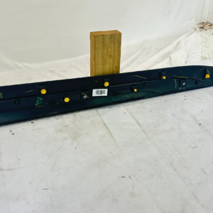 2018-2024 Nissan Kicks Driver front door molding - Image 4