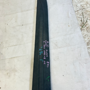 2018-2024 Nissan Kicks Driver front door molding - Image 2