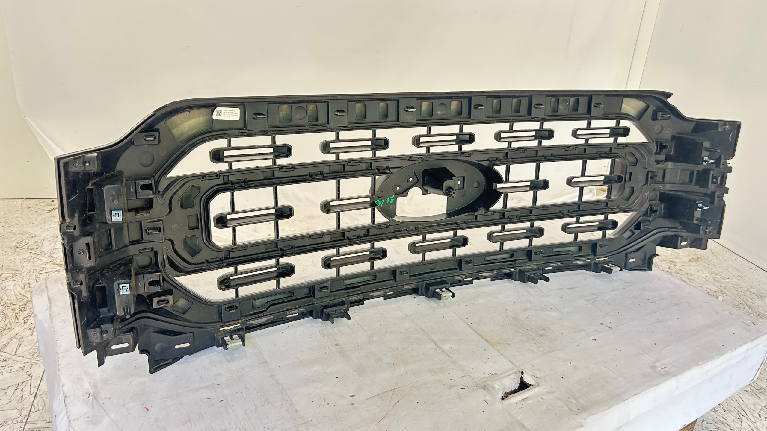 2021-2023  Ford  F-150 XLT Grille