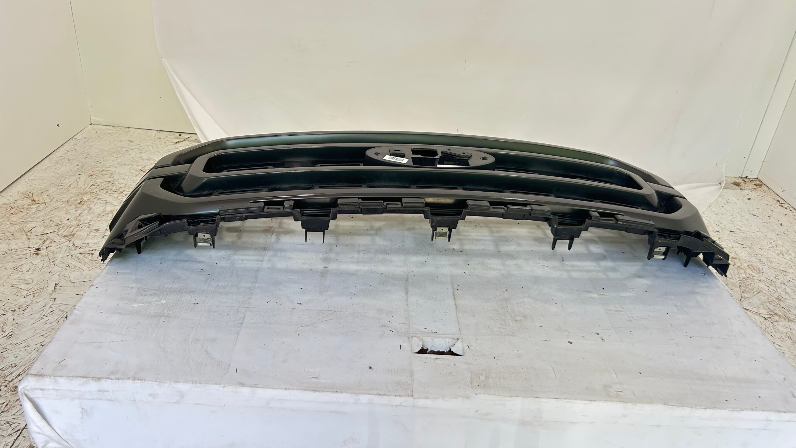 2021-2023  Ford  F-150 XLT Grille