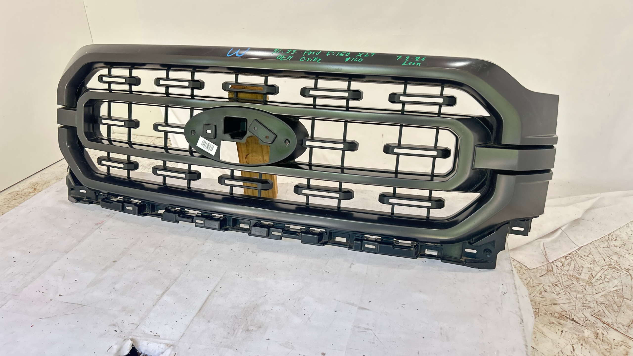 2021-2023  Ford  F-150 XLT Grille