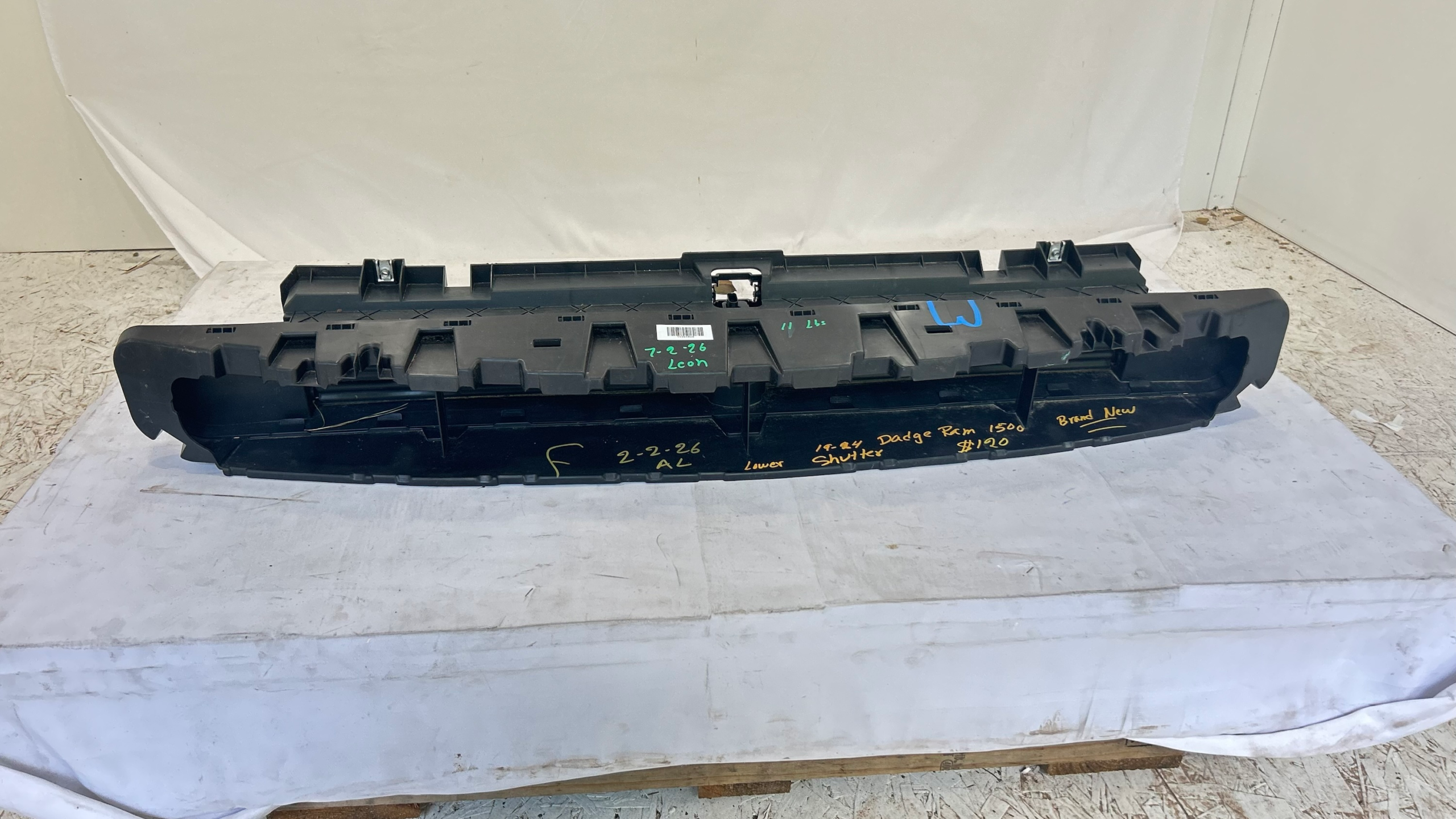 2019-2024 Dodge Ram 1500 Lower Shutter