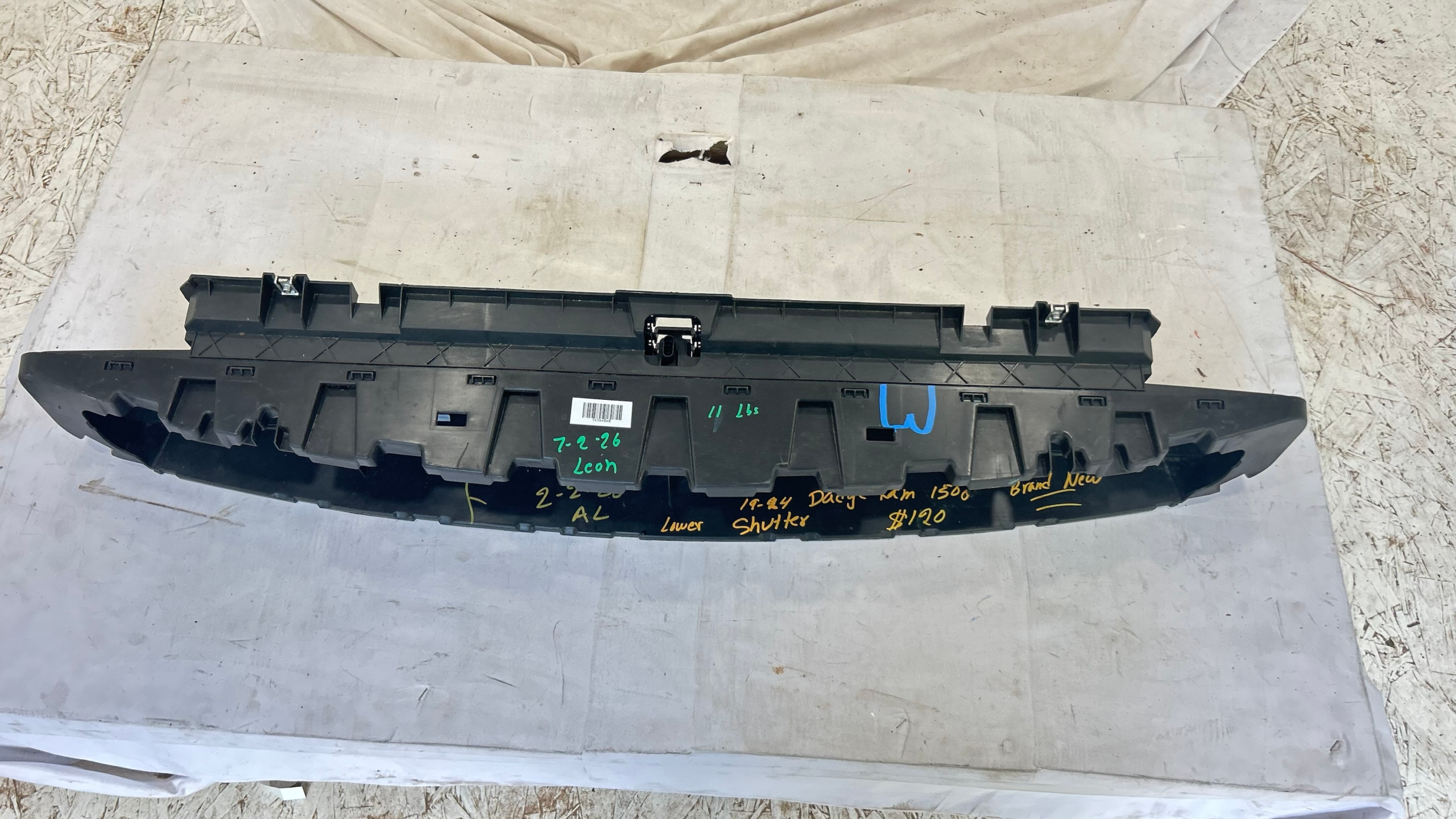 2019-2024 Dodge Ram 1500 Lower Shutter