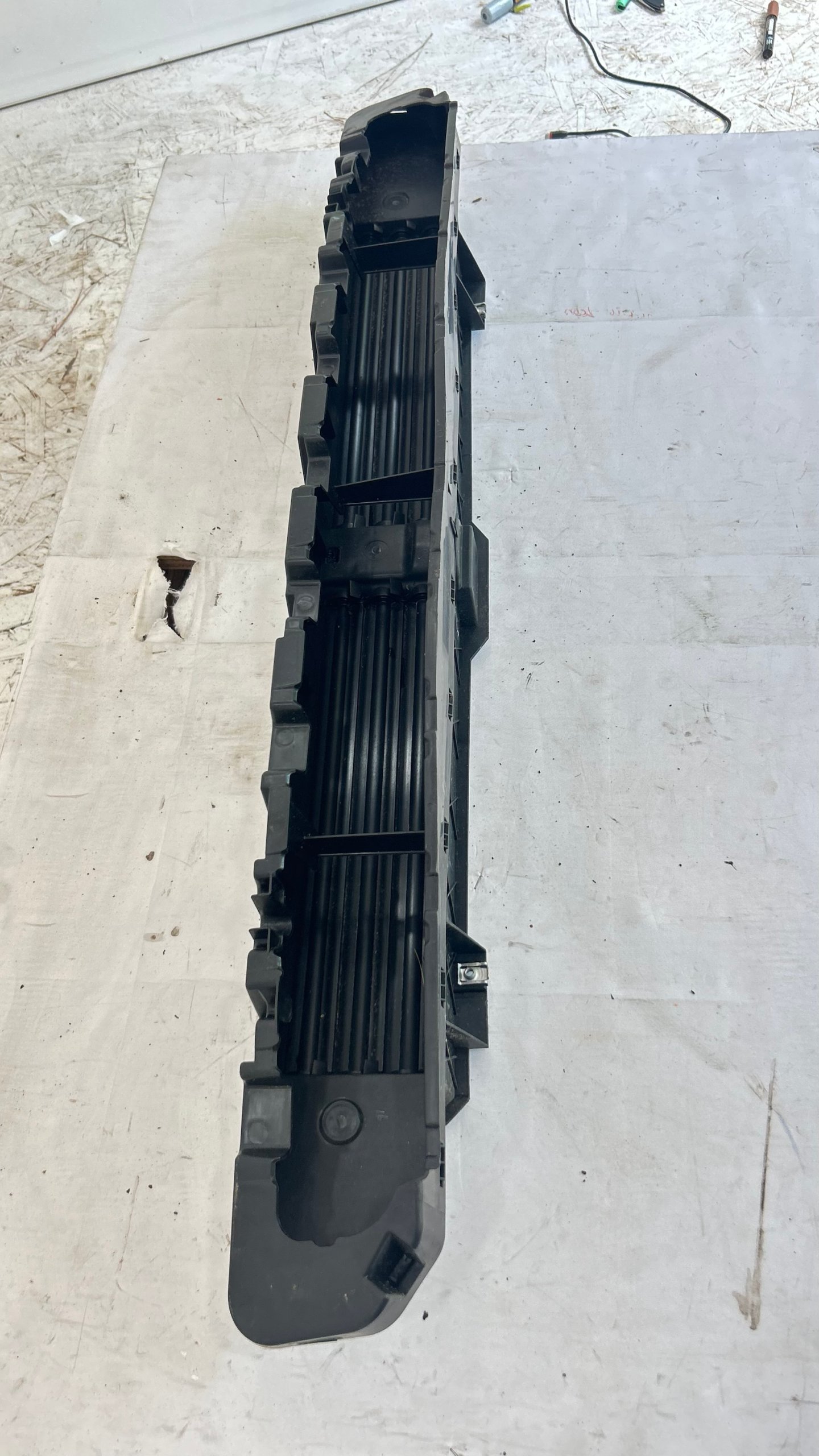 2019-2024 Dodge Ram 1500 Lower Shutter