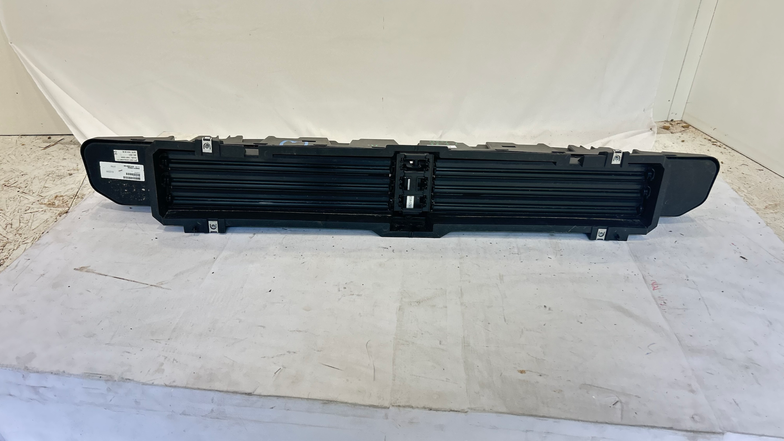 2019-2024 Dodge Ram 1500 Lower Shutter
