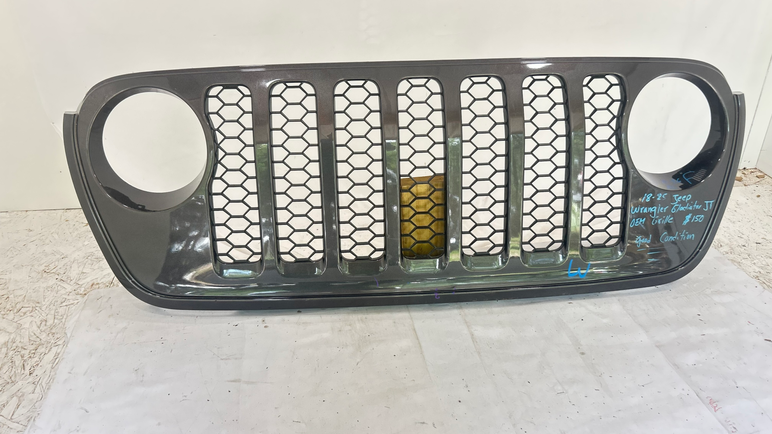 2018-2026 Jeep Wrangler Gladiator JL - JT Sahara  Grille