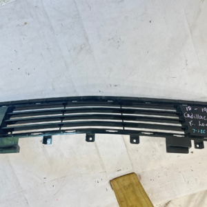2018-2019 Cadillac XTS front lower grille - Image 2