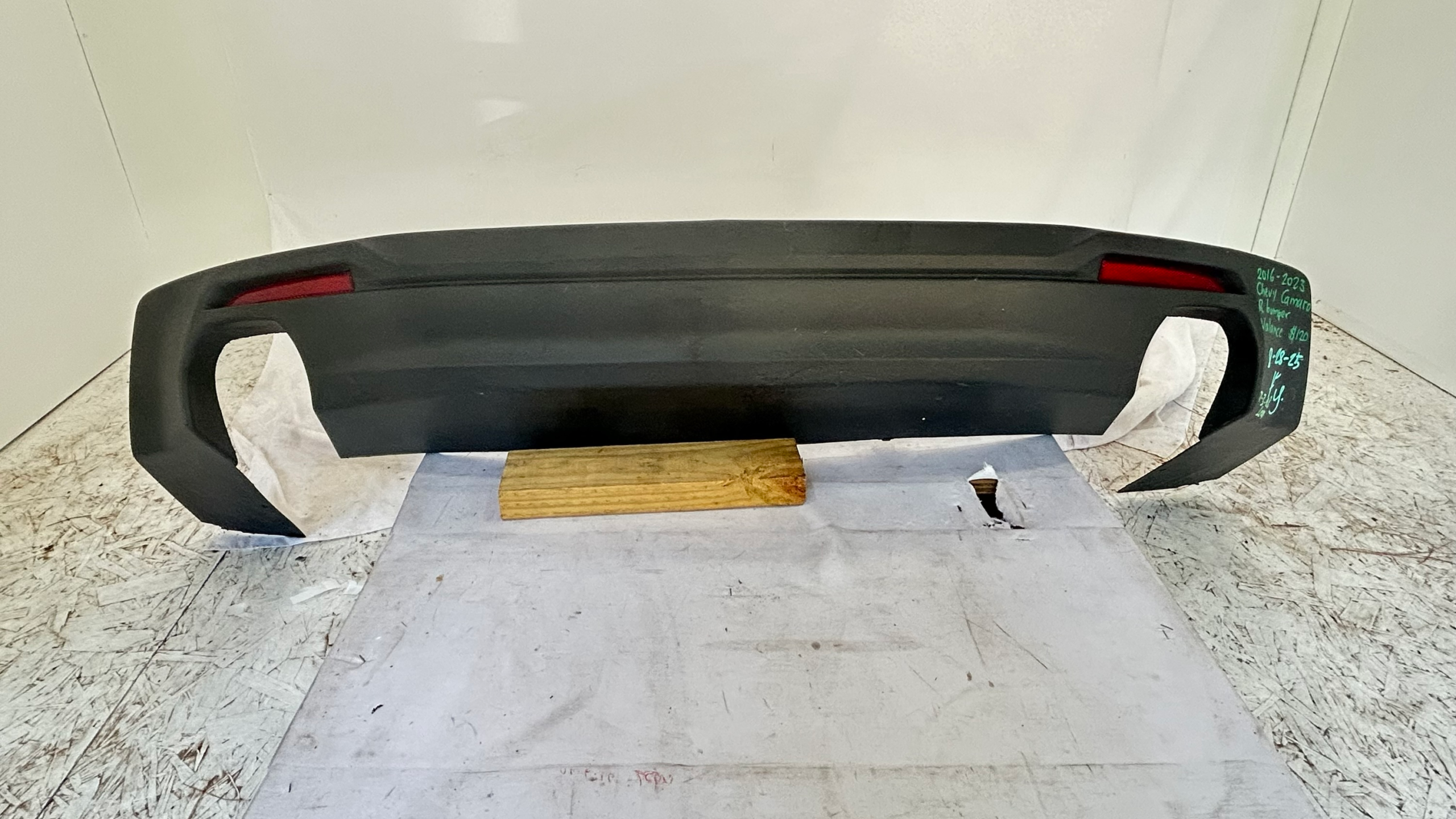 2016-2023 Chevrolet Camaro rear bumper lower valance