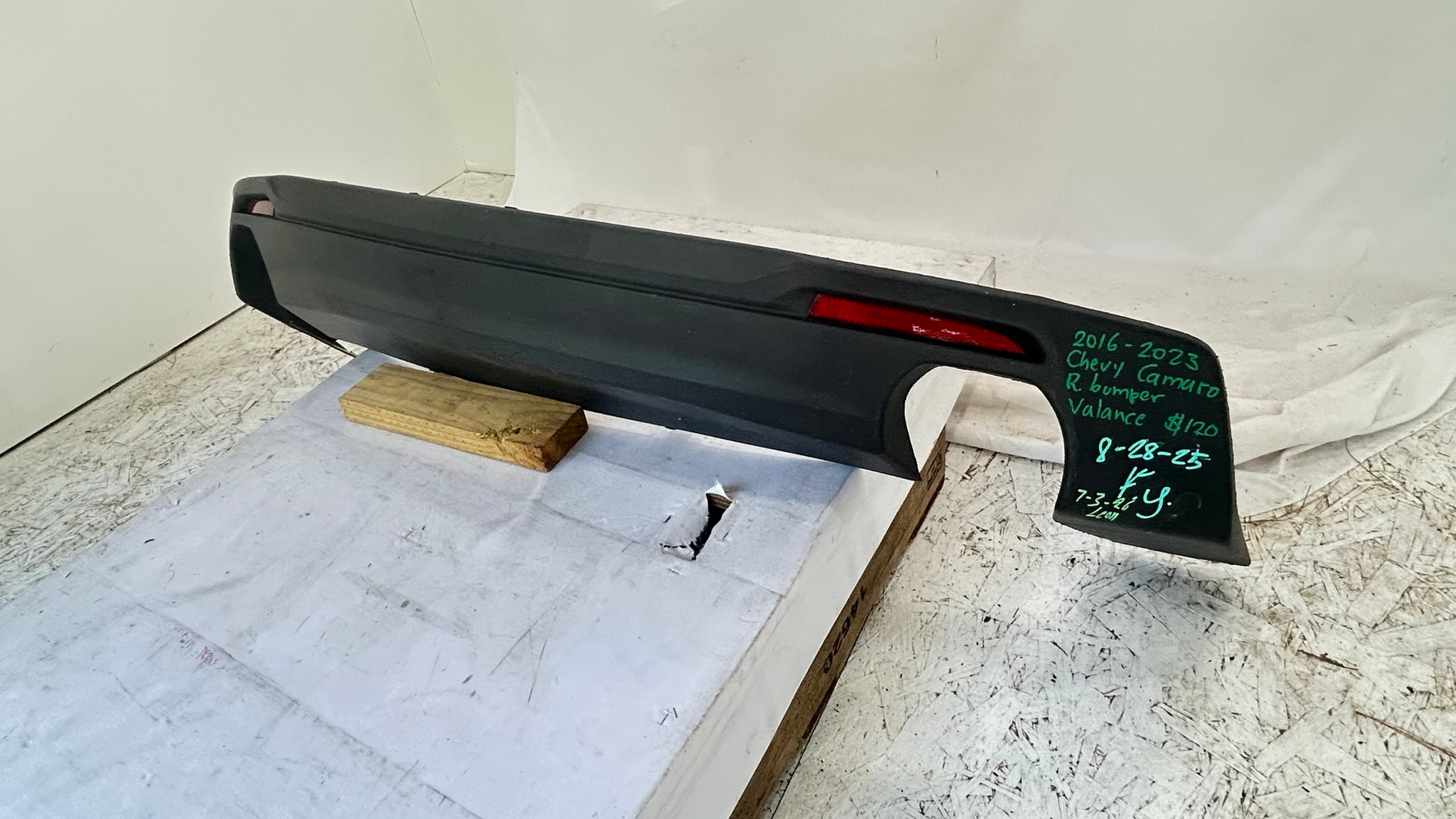 2016-2023 Chevrolet Camaro rear bumper lower valance