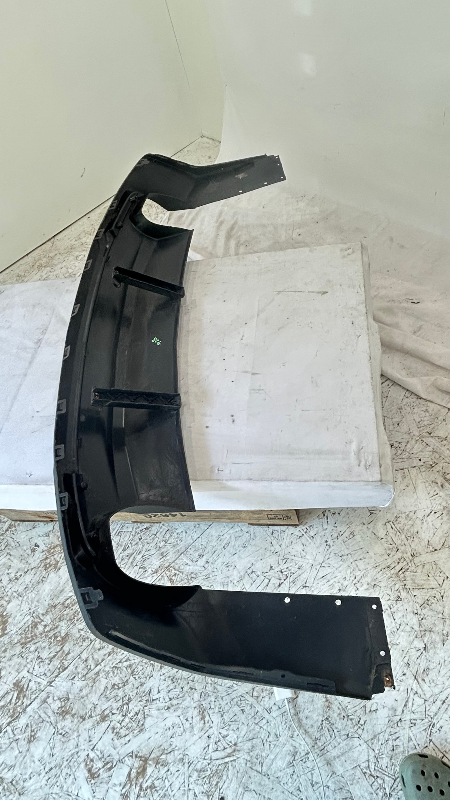 2016-2023 Chevrolet Camaro rear bumper lower valance