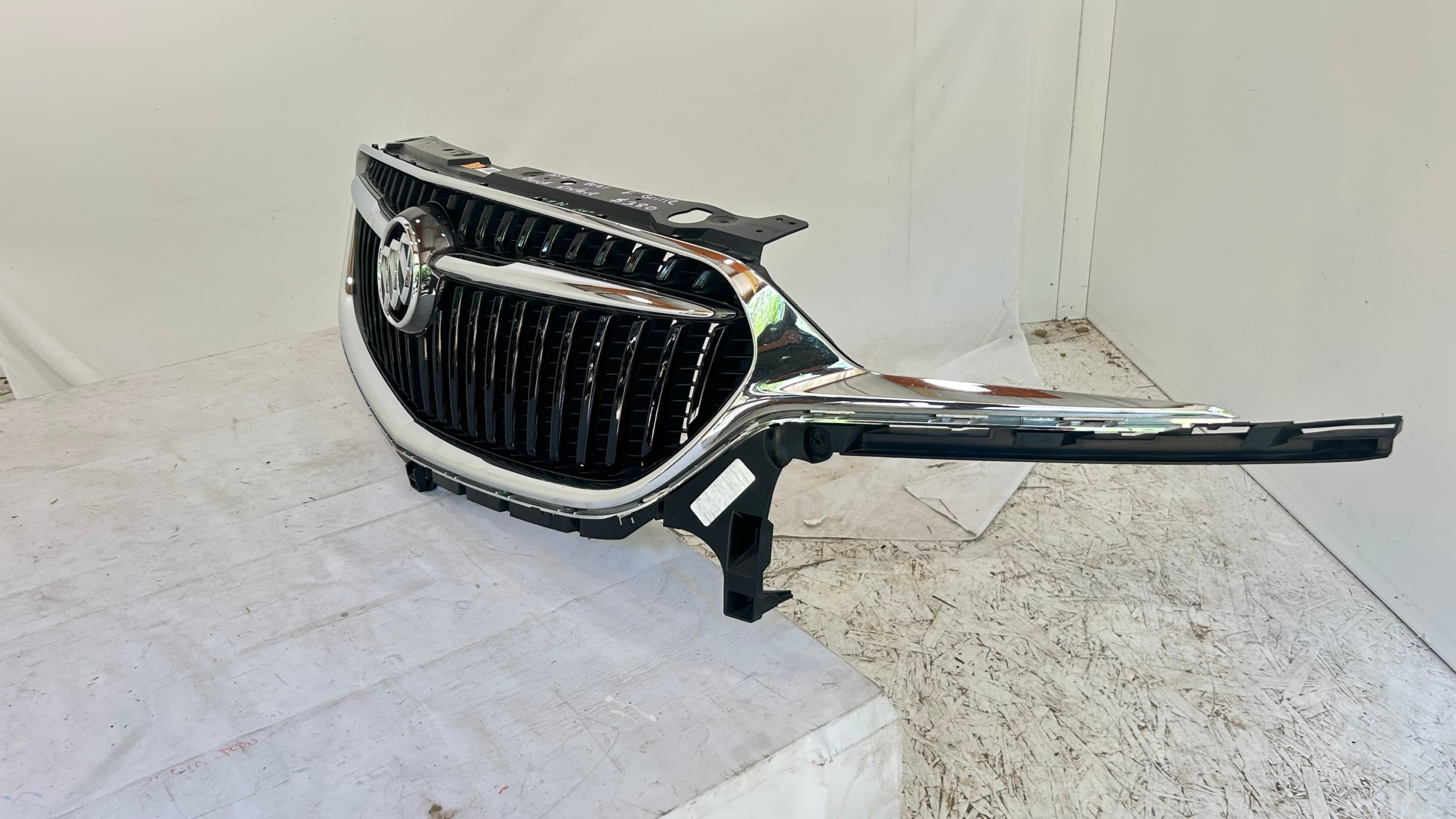 2018 2019 2020 2021 Buick Enclave Front Base Grille Chrome OEM 323740