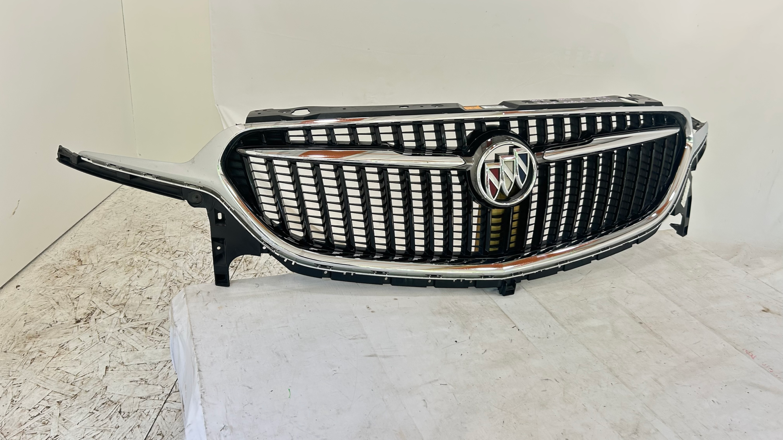 2018 2019 2020 2021 Buick Enclave Front Base Grille Chrome OEM 323740