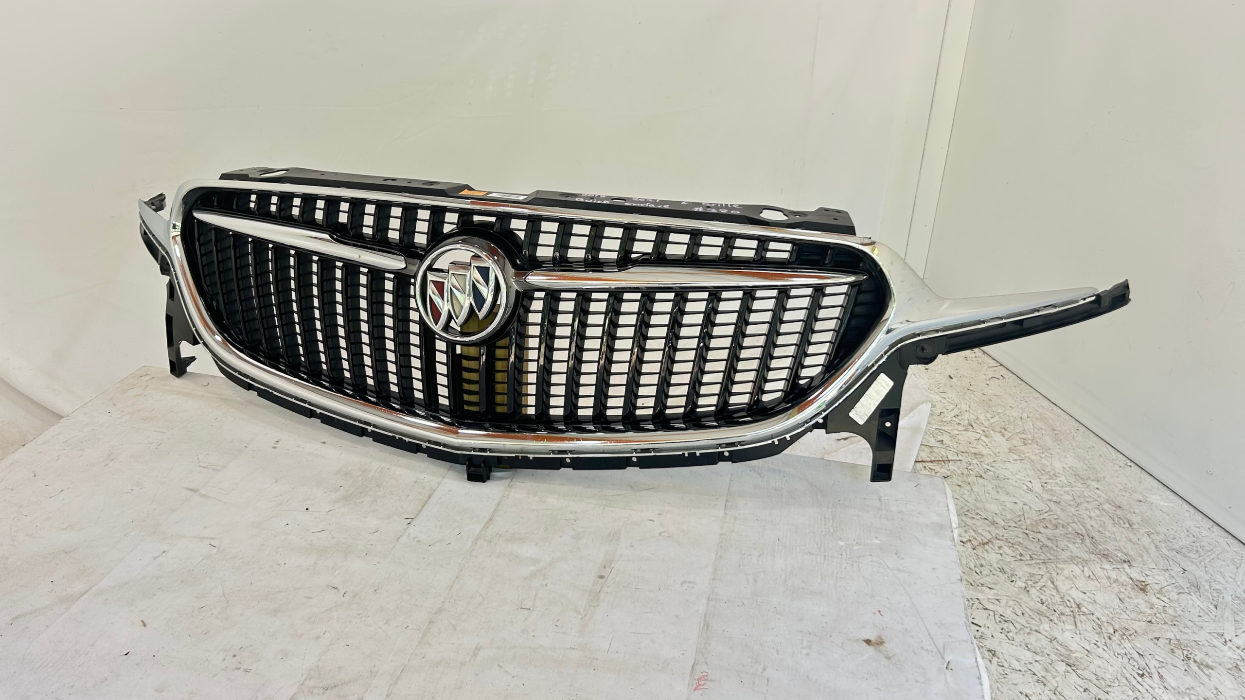 2018 2019 2020 2021 Buick Enclave Front Base Grille Chrome OEM 323740