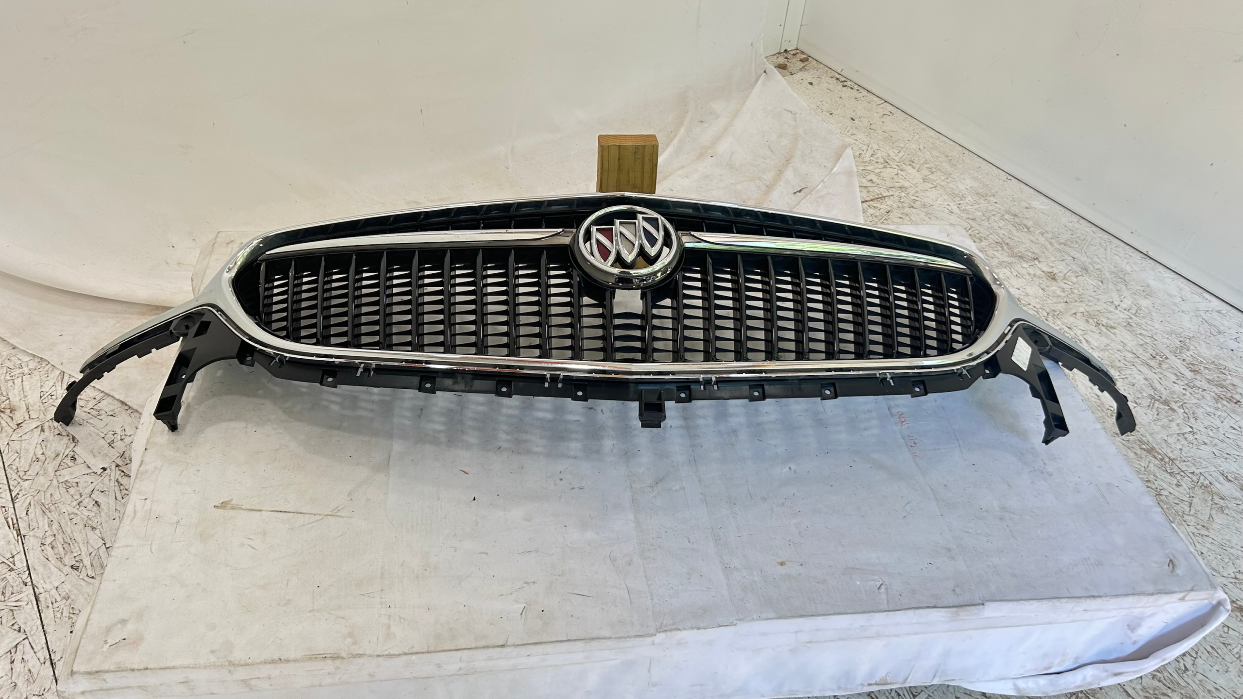 2018 2019 2020 2021 Buick Enclave Front Base Grille Chrome OEM 323740