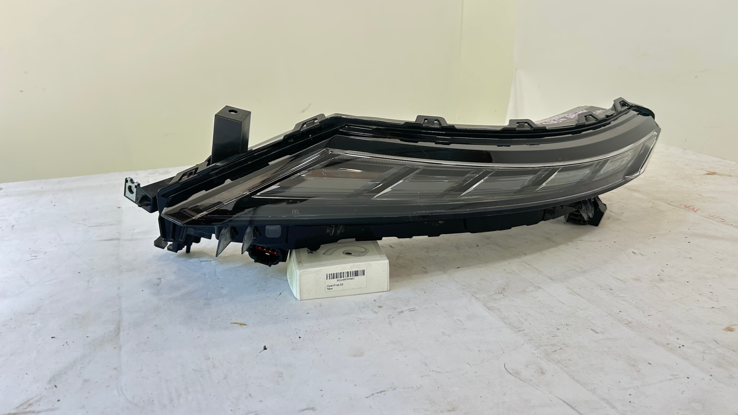 2022 2025 MITSUBISHI OUTLANDER LEFT DRIVER SIDE LED DRL HEADLIGHT OEM