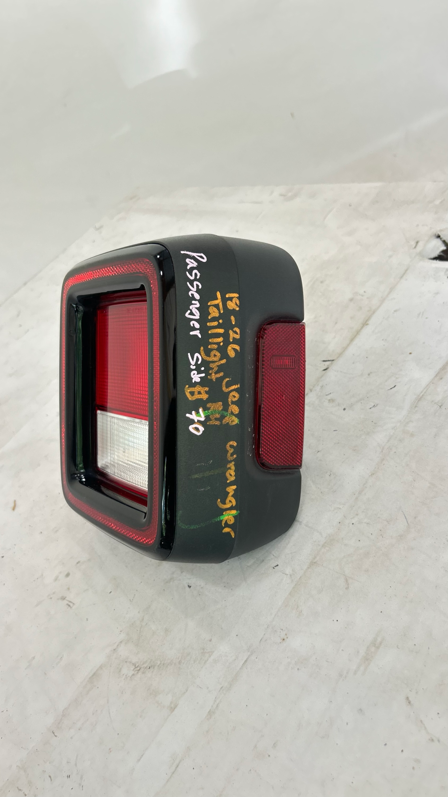 2018 -2026JEEP WRANGLER TAIL LIGHT Passenger Side