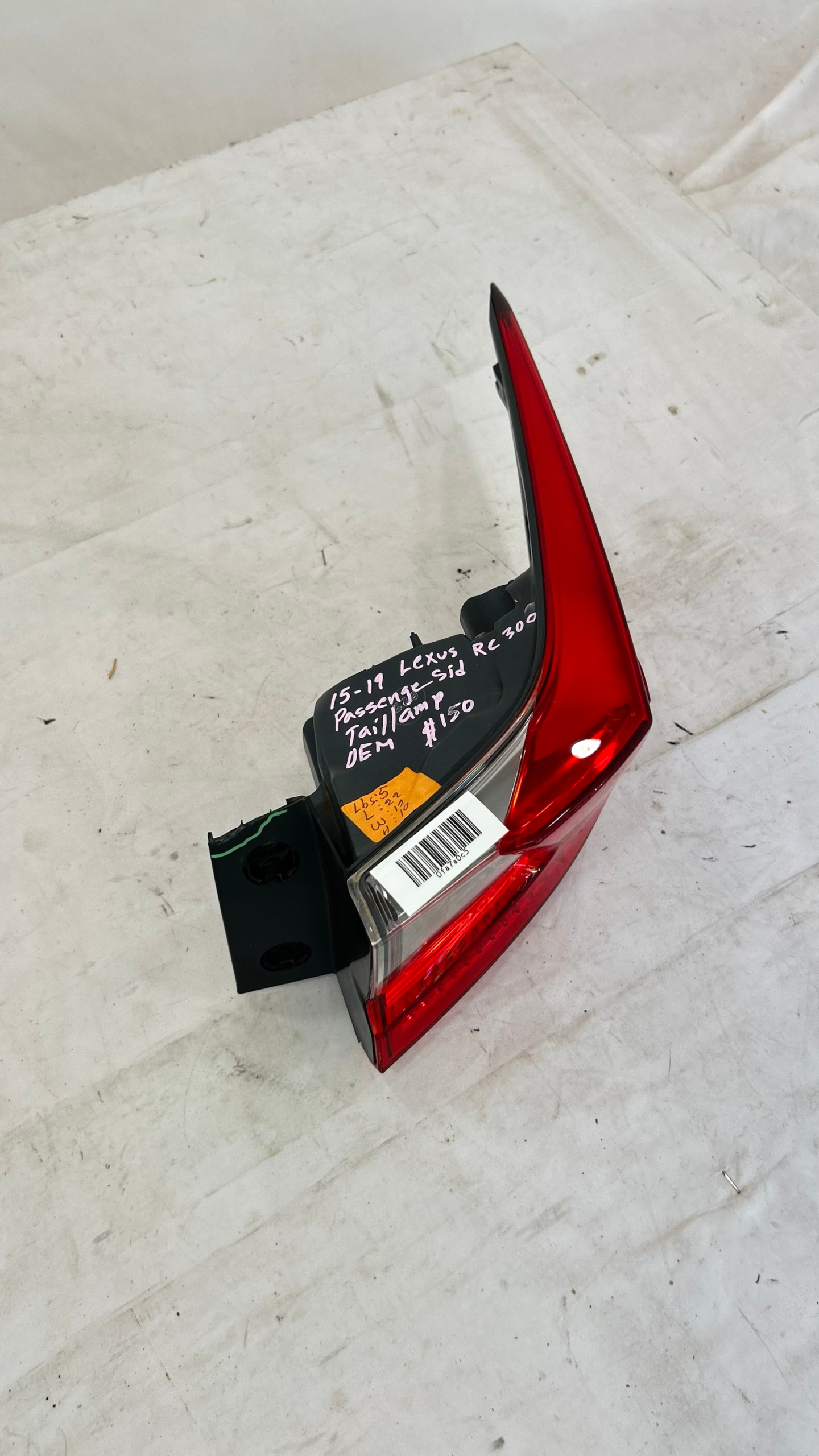 2015-2019 LEXUS RC300 RC350 REAR PASSENGER SIDE OUTER TAILLIGHT LIGHT LAMP OEM