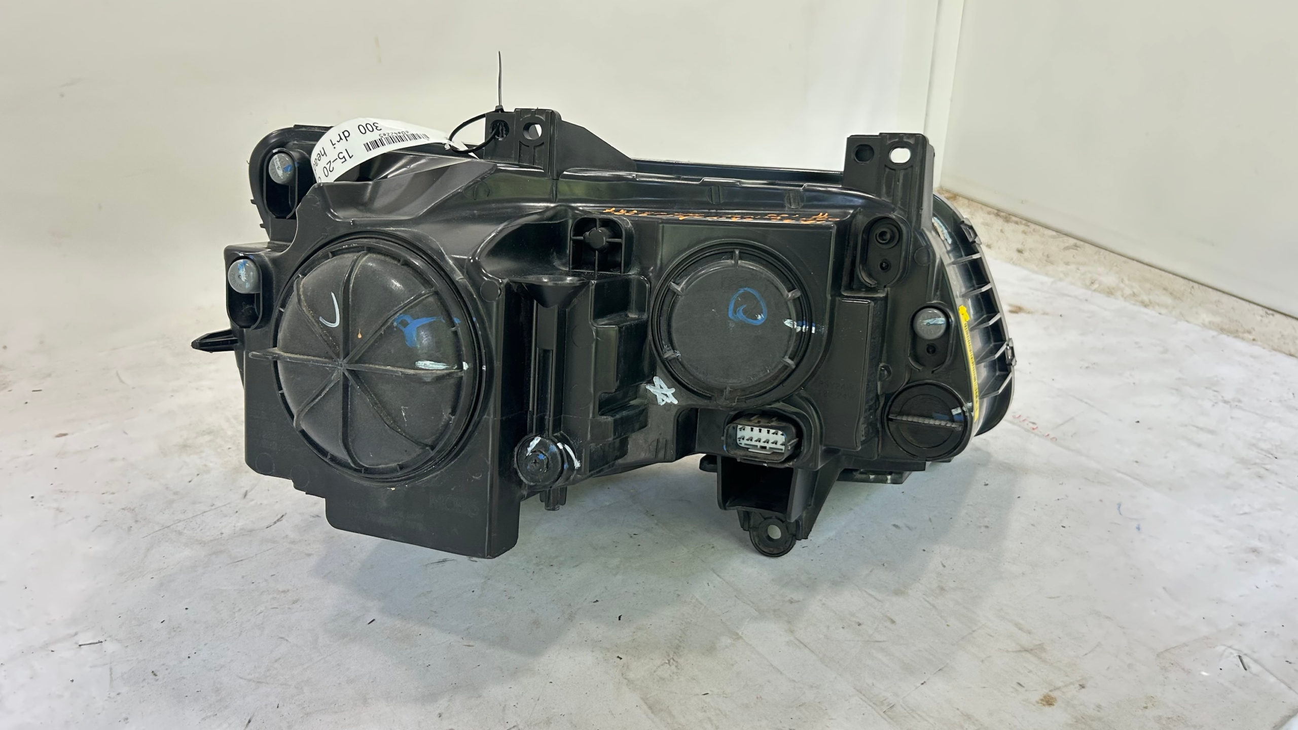2015-2020 Chrysler 300 Driver side Headlight