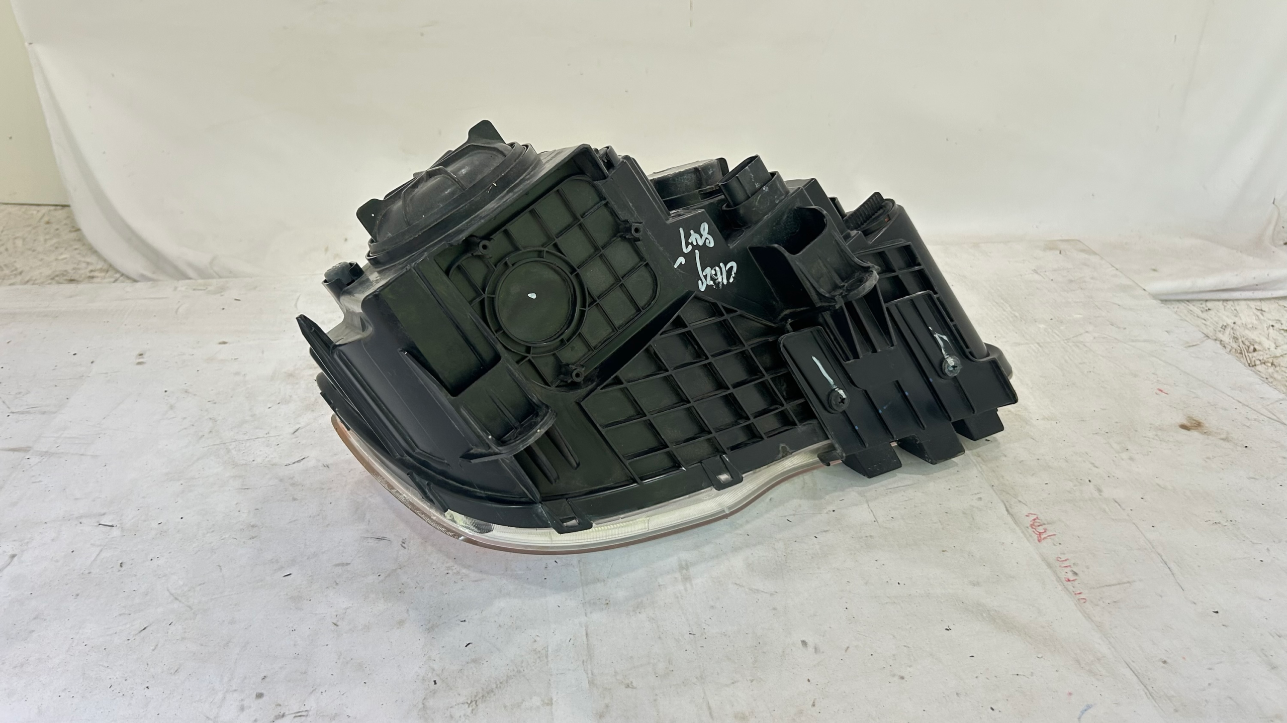 2015-2020 Chrysler 300 Driver side Headlight