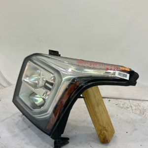2015-2020 GMC Yukon Driver side HID Headlight - Image 12