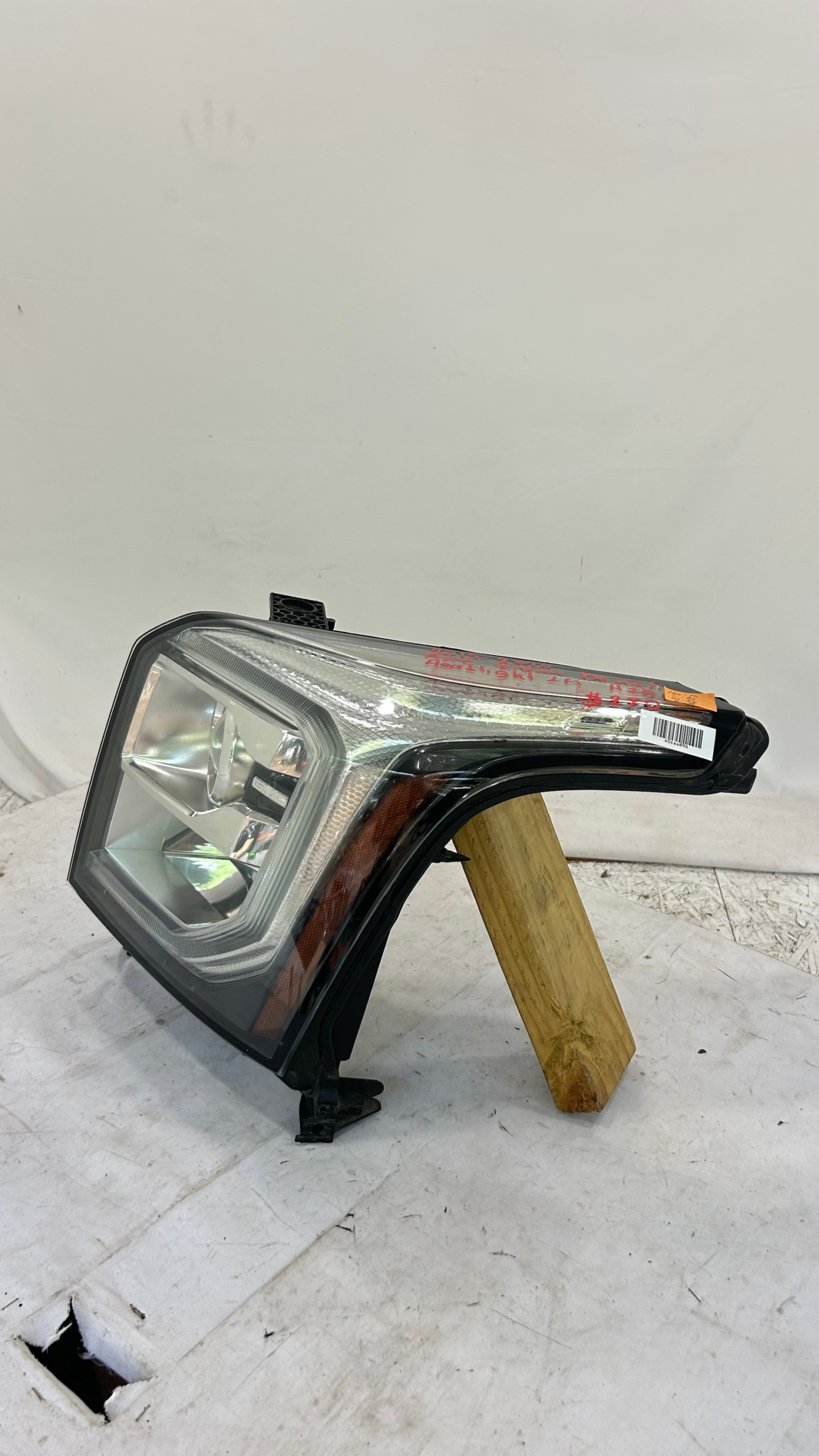 2015-2020 GMC Yukon Driver side HID Headlight