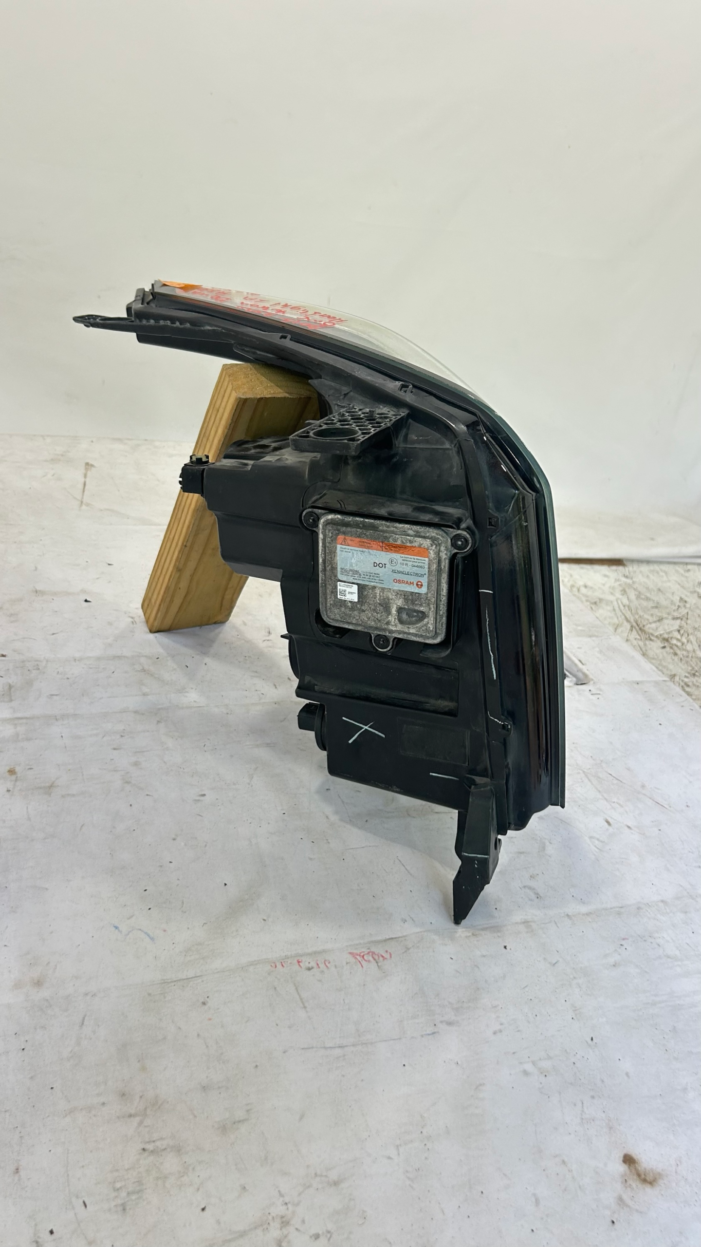 2015-2020 GMC Yukon Driver side HID Headlight