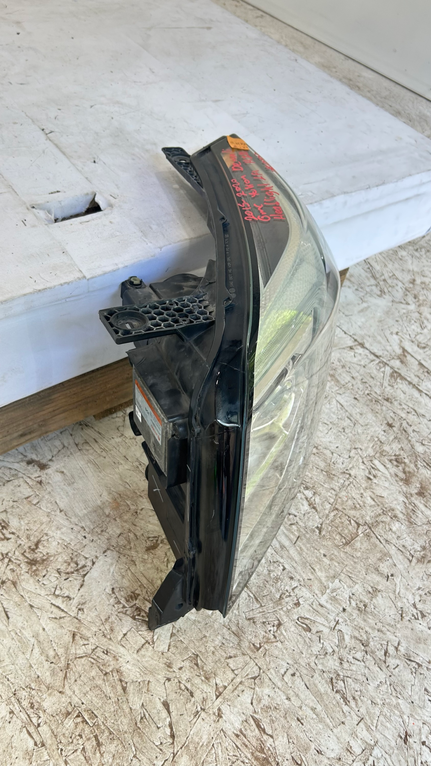2015-2020 GMC Yukon Driver side HID Headlight