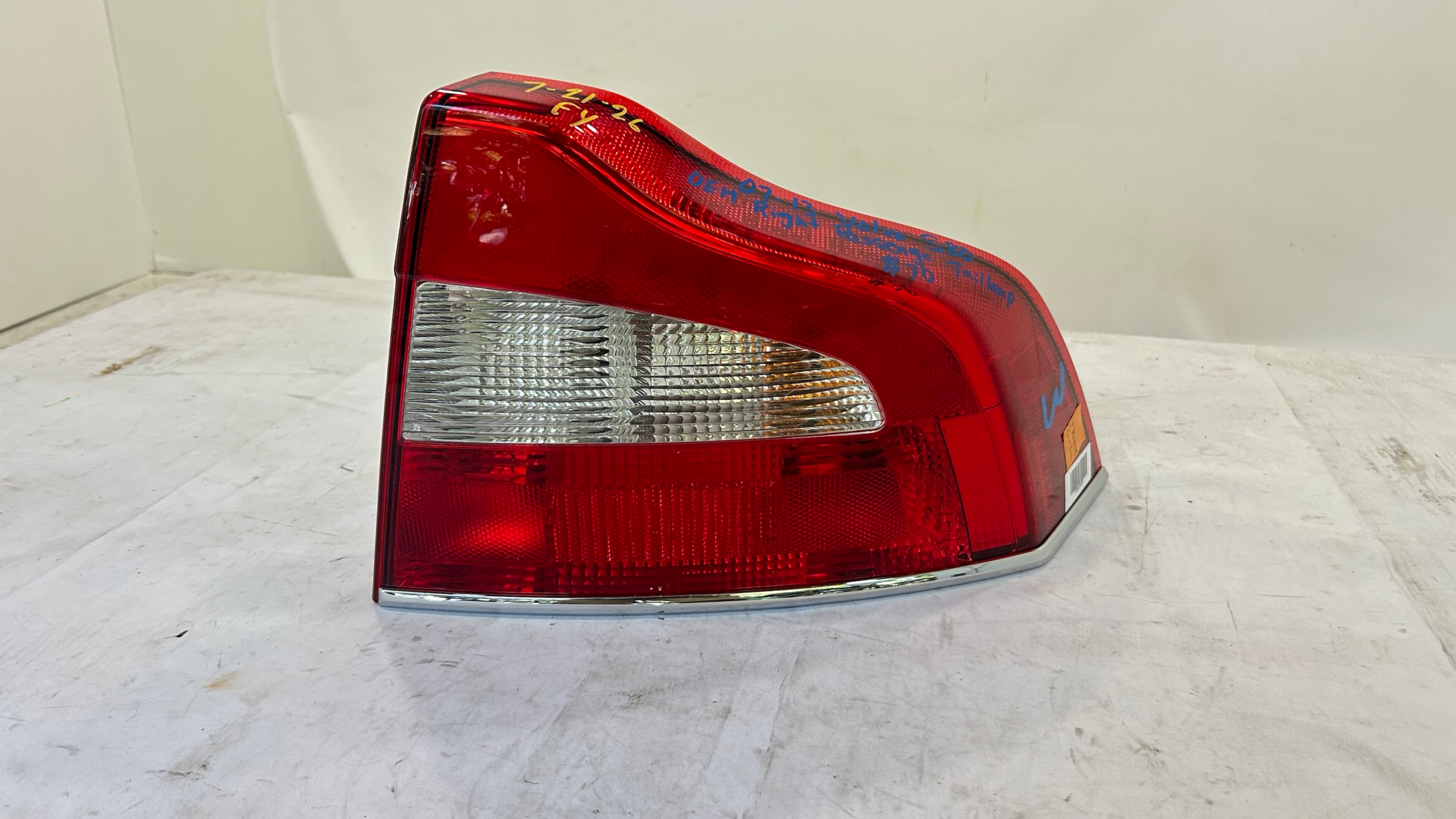 2007 - 2013 Volvo S80 Right Passenger Side Tail Light