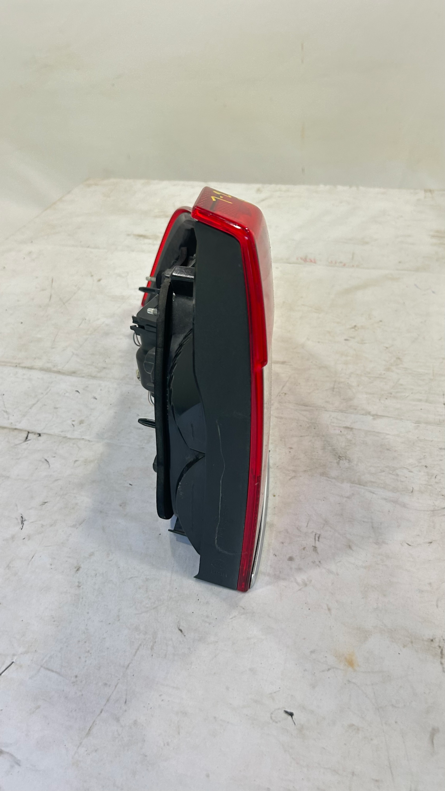 2007 - 2013 Volvo S80 Right Passenger Side Tail Light
