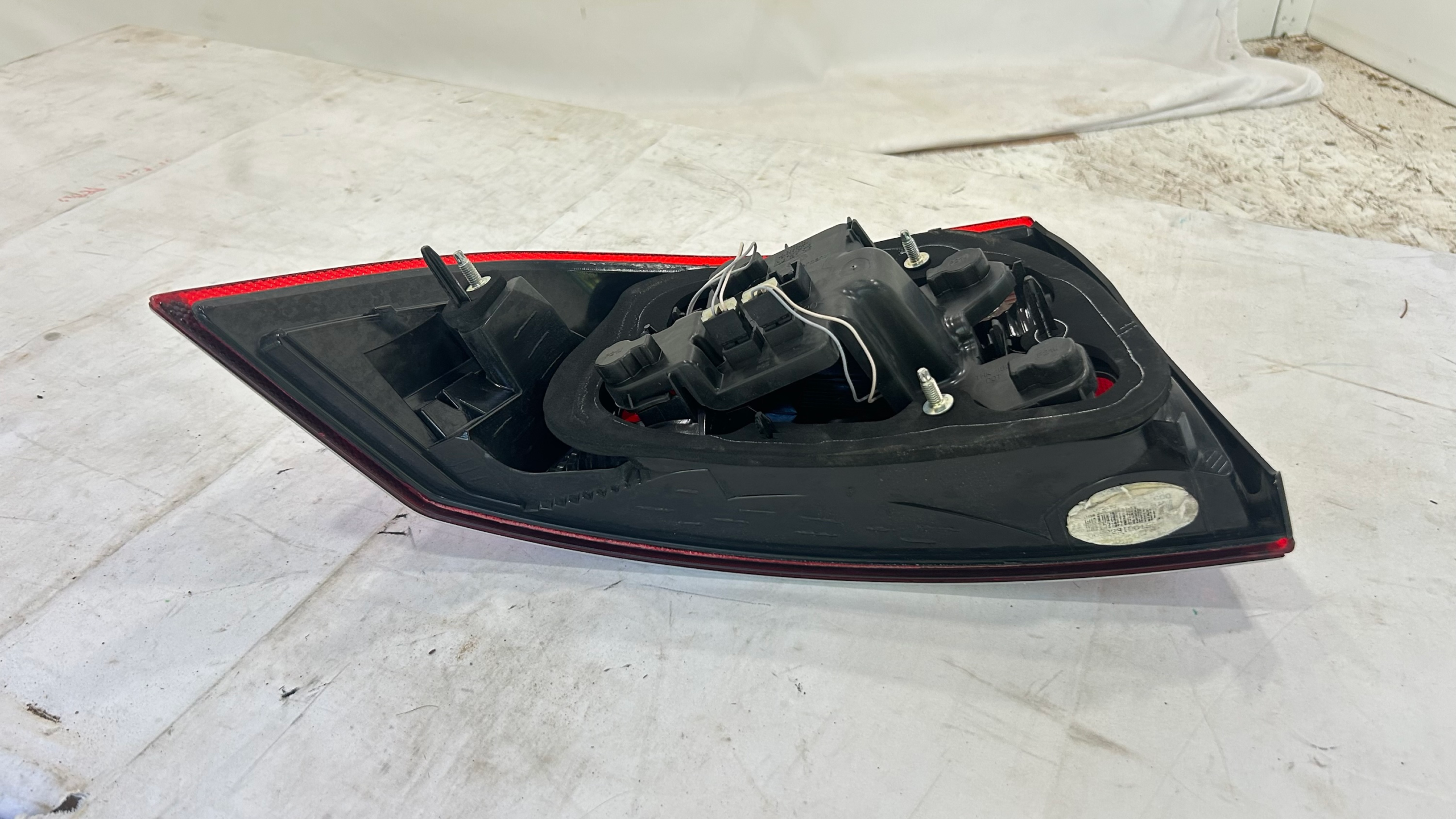 2007 - 2013 Volvo S80 Right Passenger Side Tail Light
