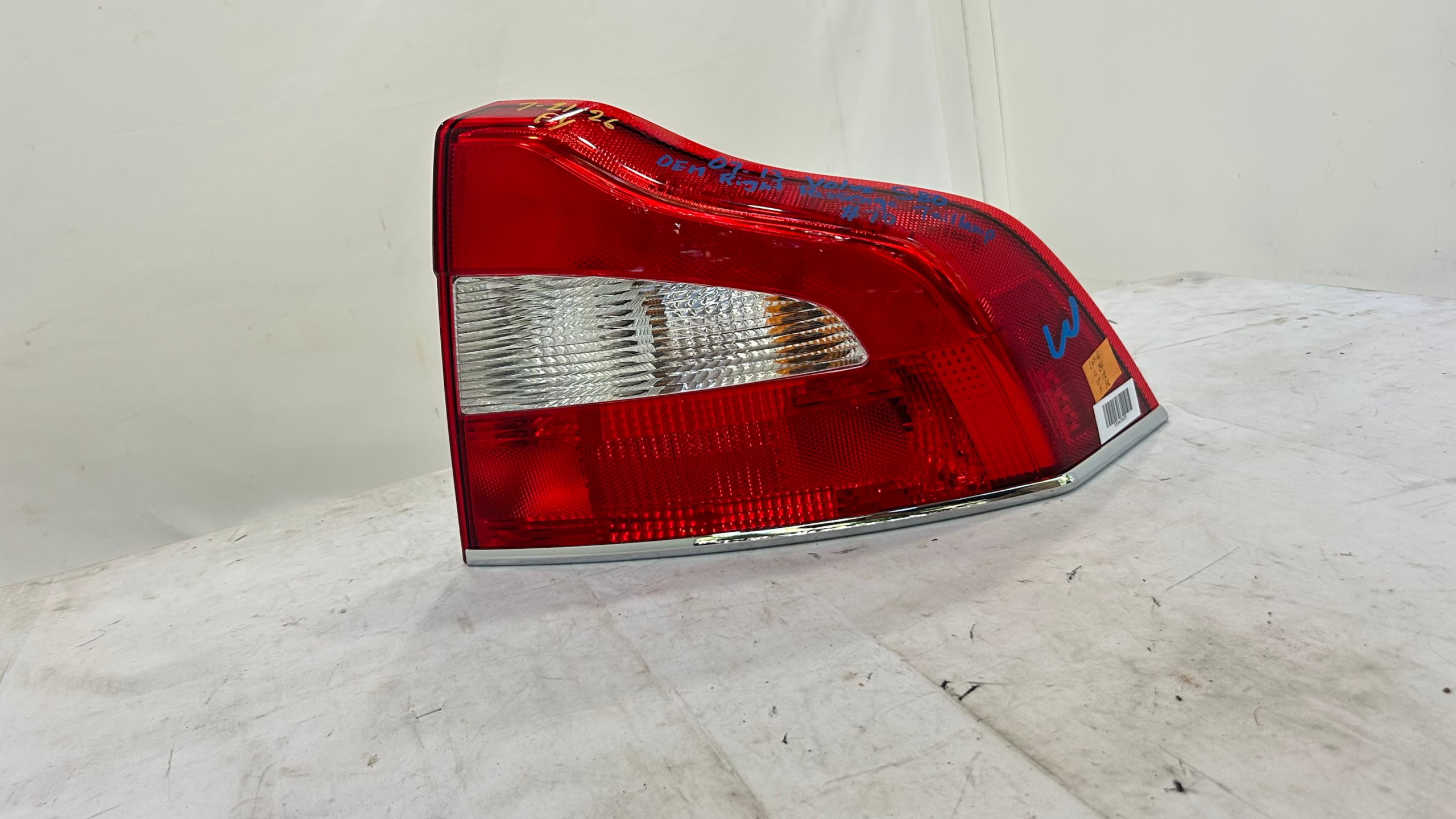 2007 - 2013 Volvo S80 Right Passenger Side Tail Light