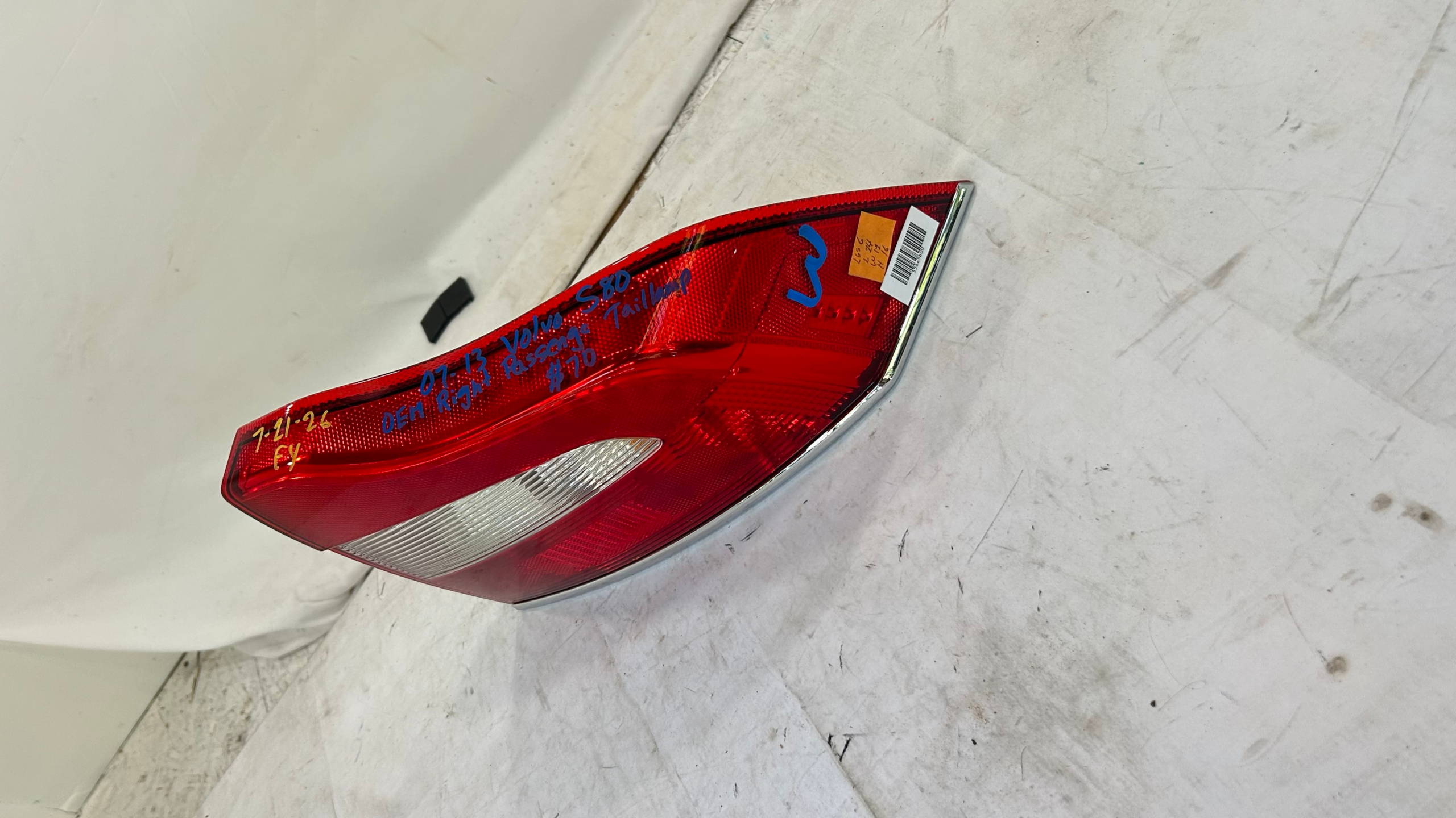 2007 - 2013 Volvo S80 Right Passenger Side Tail Light