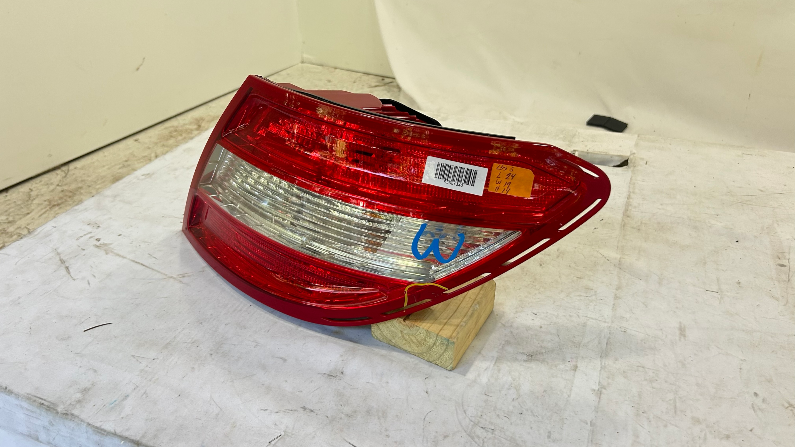 2008 2011  MERCEDES C230 C250 C300 C63 RIGHT passenger TAIL LIGHT OEM USED