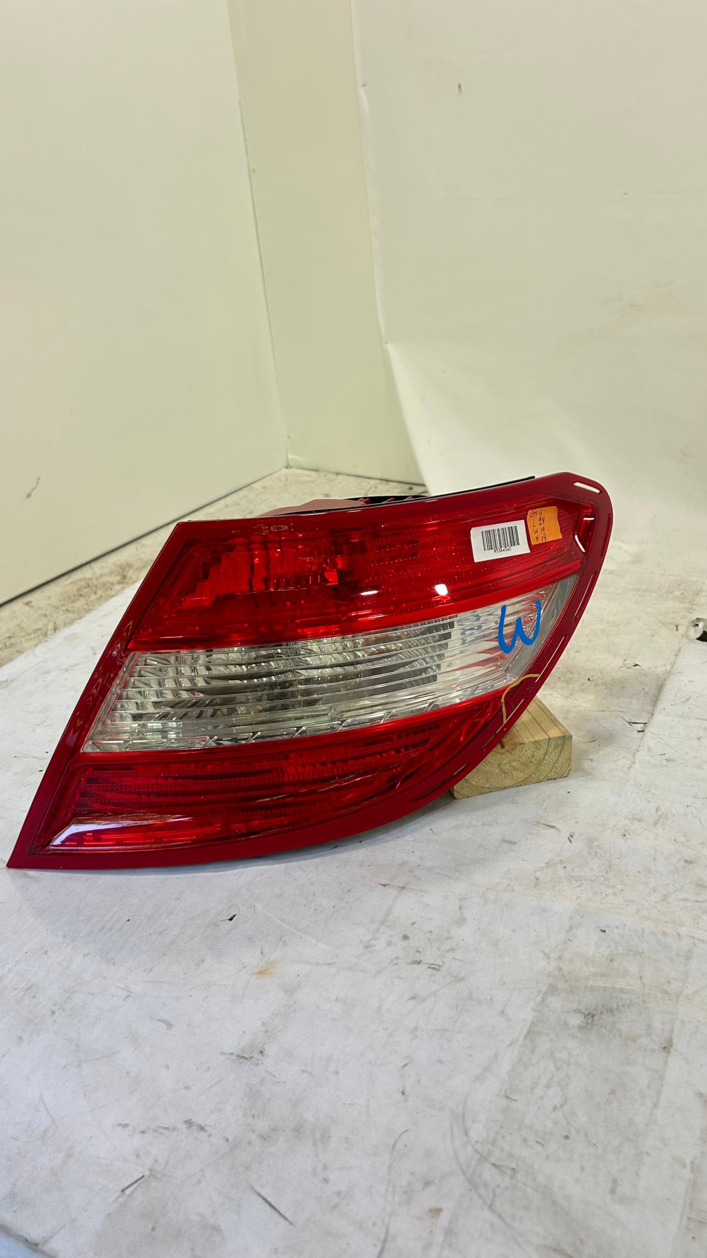 2008 2011  MERCEDES C230 C250 C300 C63 RIGHT passenger TAIL LIGHT OEM USED