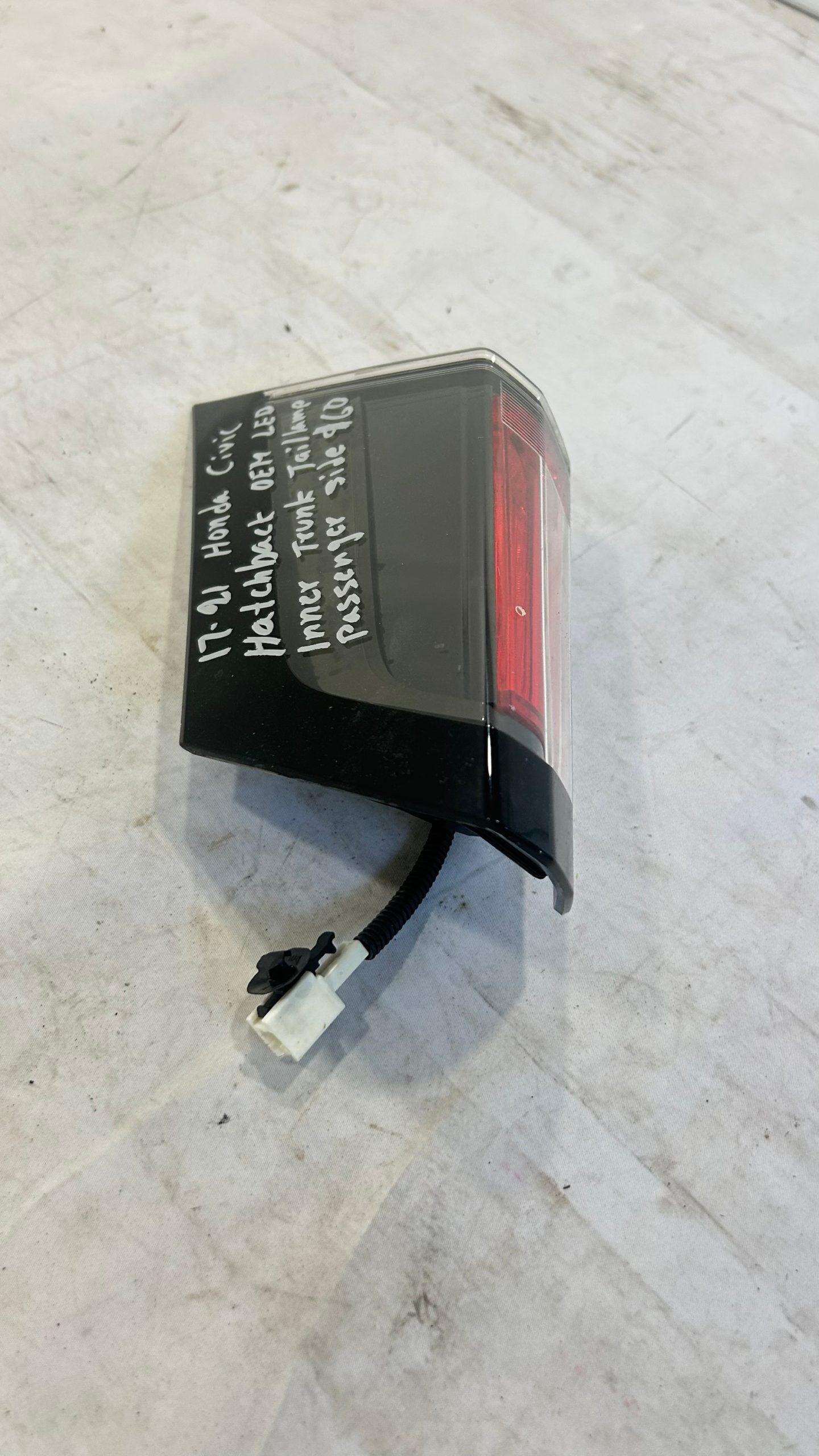 2017- 2021 HONDA CIVIC HATCHBACK REAR RIGHT Passenger TRUNK INNER TAILLIGHT